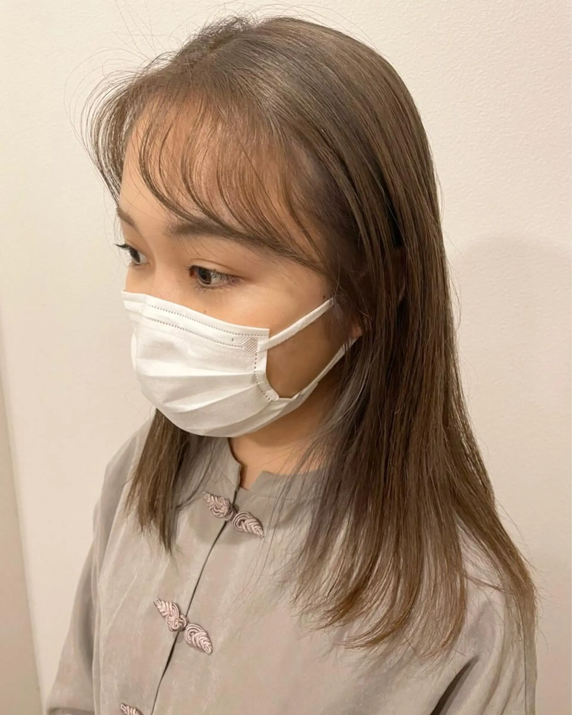 ミディアム カラー 🩰オリーブ/ ベージュ松本咲花🩰のヘアスタイル