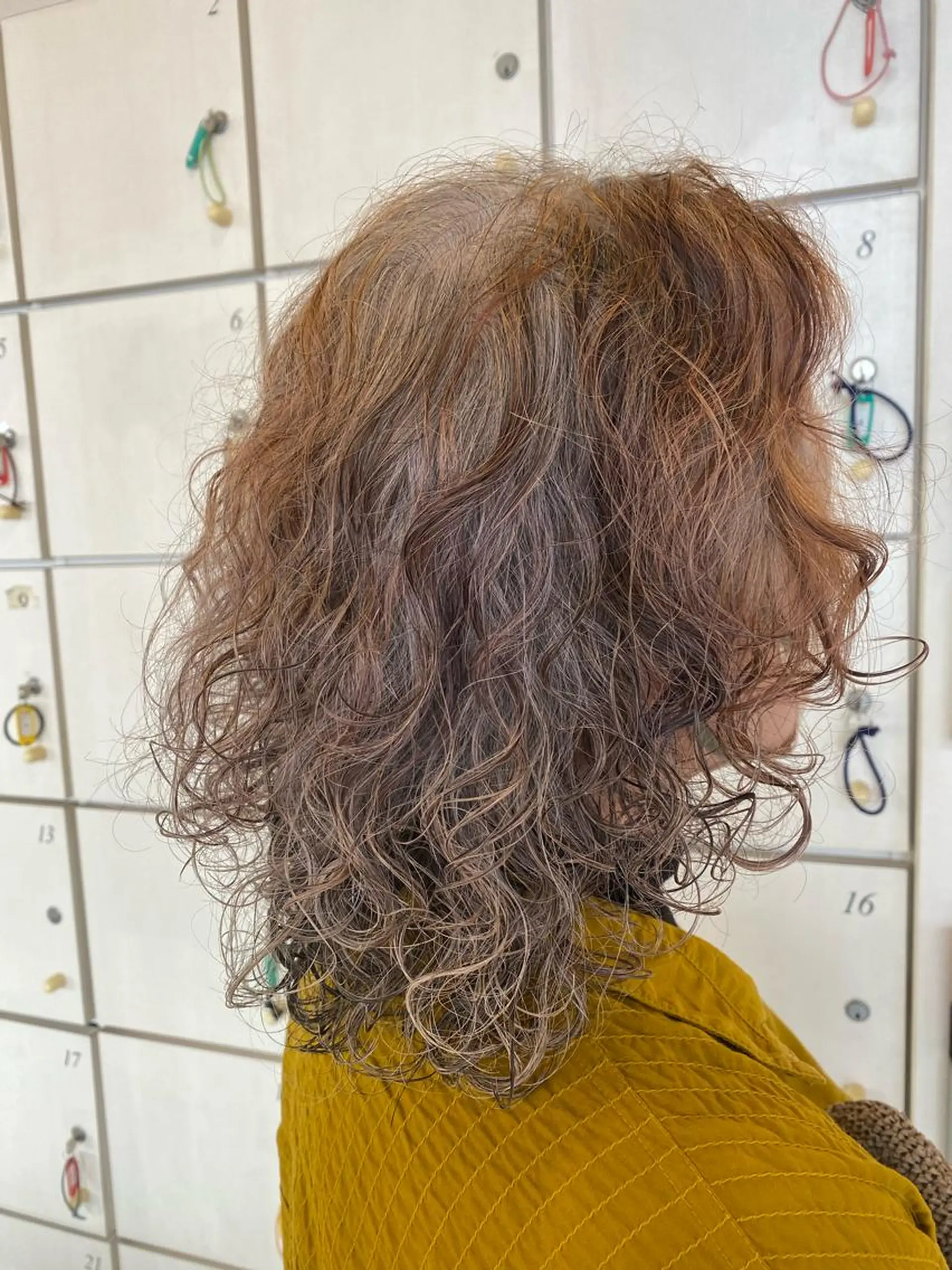 ミディアム ミディアムパーマ カット パーマ 岡田 奈々のヘアスタイル