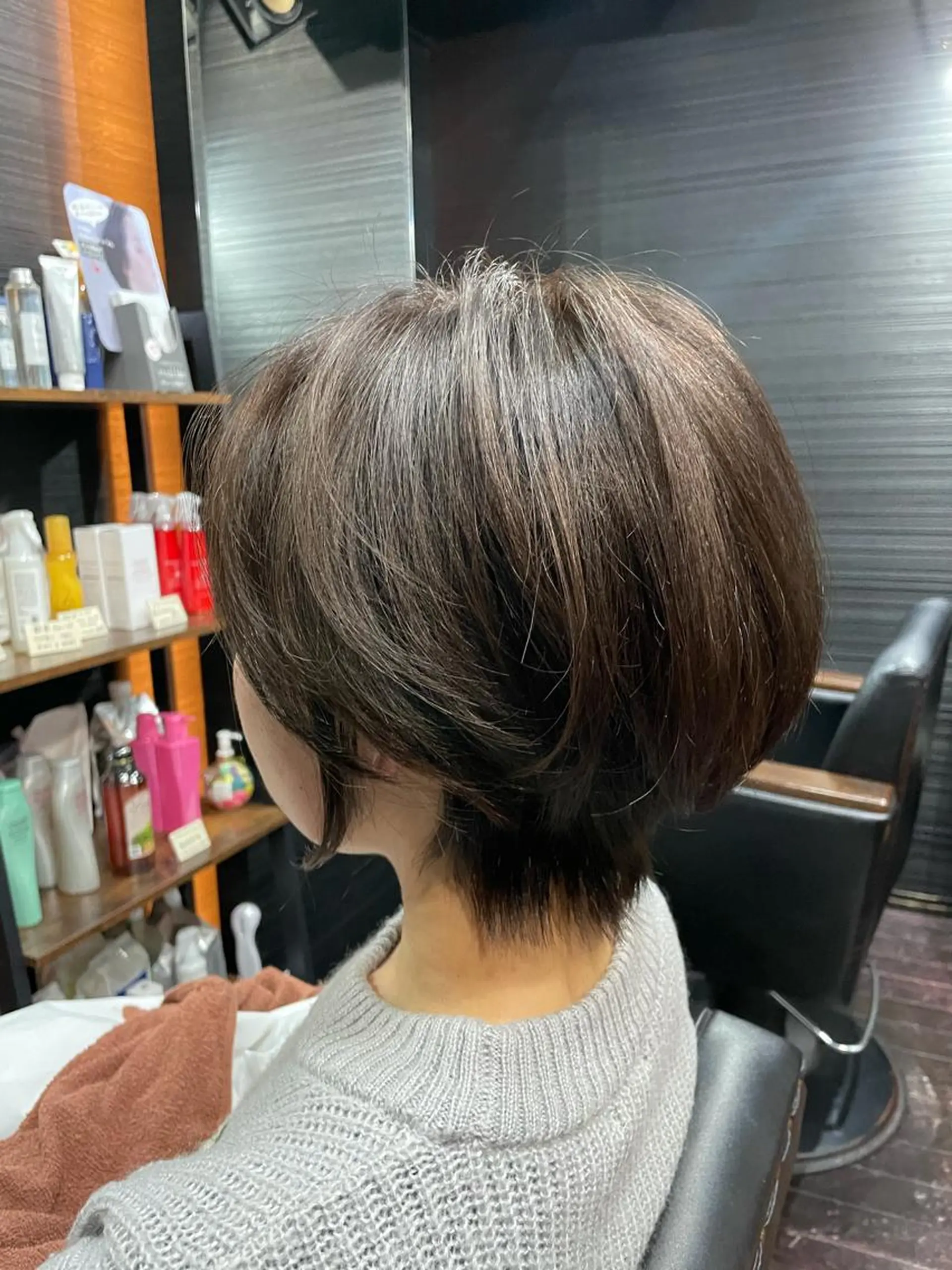 ショート カラー ショートレイヤー レイヤーカット ショートヘア VERONIQUE所属・山本 雅由のヘアスタイル