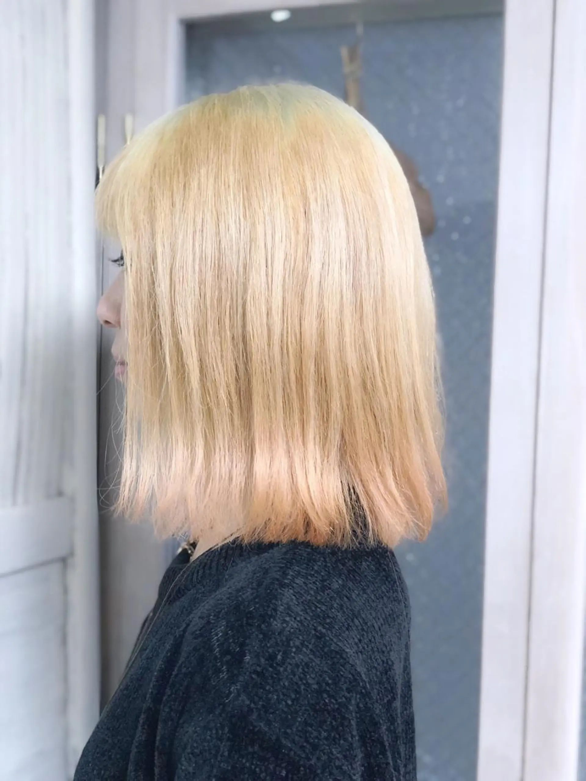 ミディアム カラー パーマ メンズ メンズブリーチ ブリーチ イエローカラー 推し活専用 【派手髪】飯野ゆかりのヘアスタイル