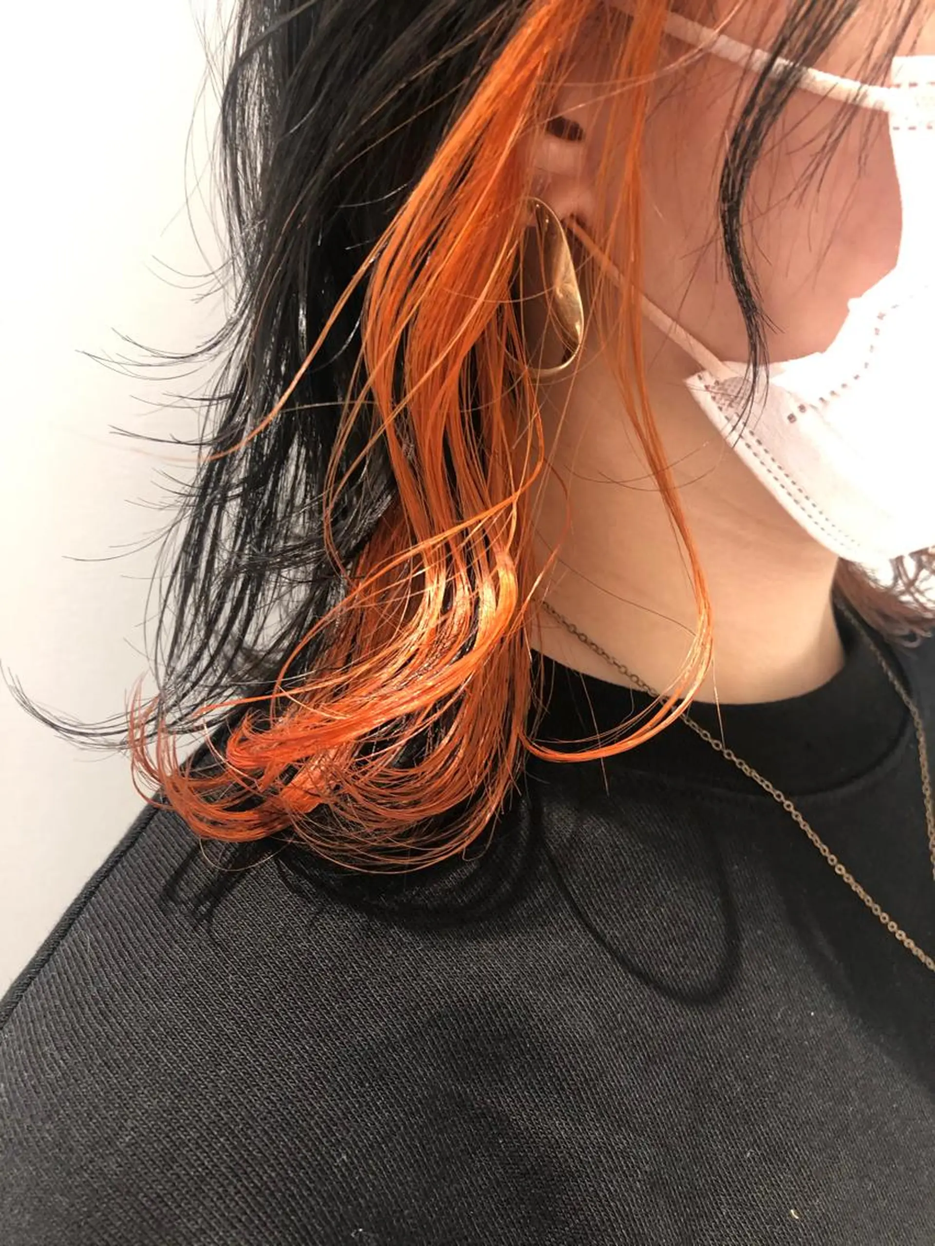 セミロング カラー オレンジ 古屋 花織のヘアスタイル