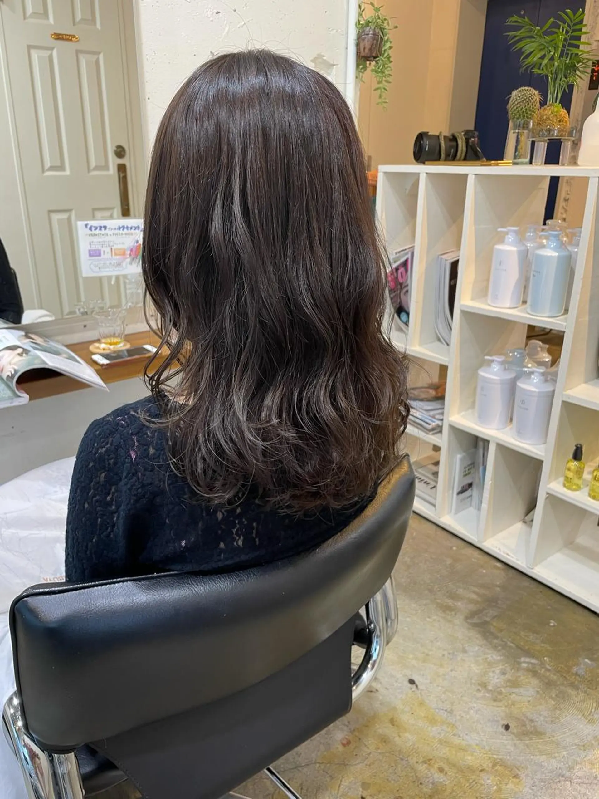 ミディアム カラー ブリーチ グレージュ ブリーチなしカラー カット ヘアカラー トリートメント MIOベージュカラー 柔らかいカラーのヘアスタイル