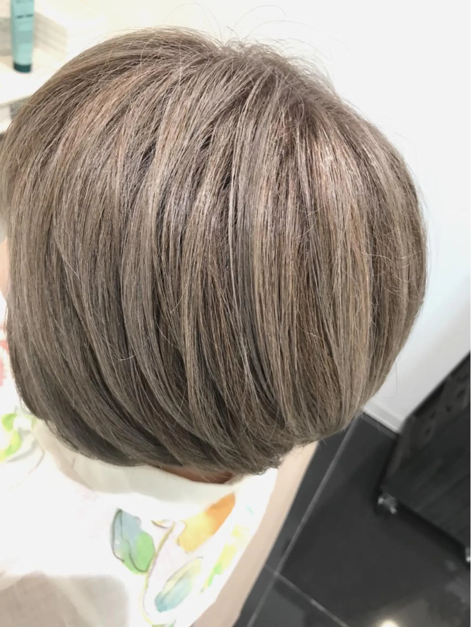 ショート カラー アッシュ ブリーチ ケアブリーチ 透明感カラー グレージュ 山崎俊輔/髪質改善 /バレイヤージュのヘアスタイル