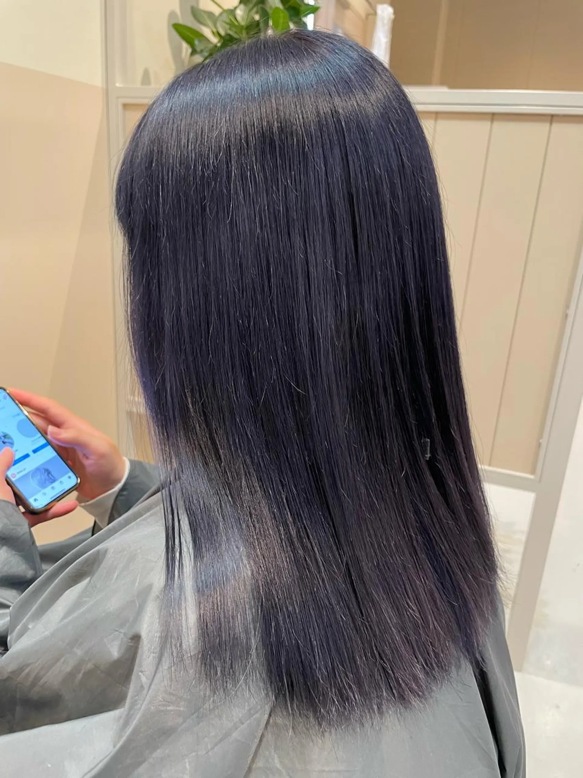 セミロング カラー特化型美容師 保住のヘアスタイル