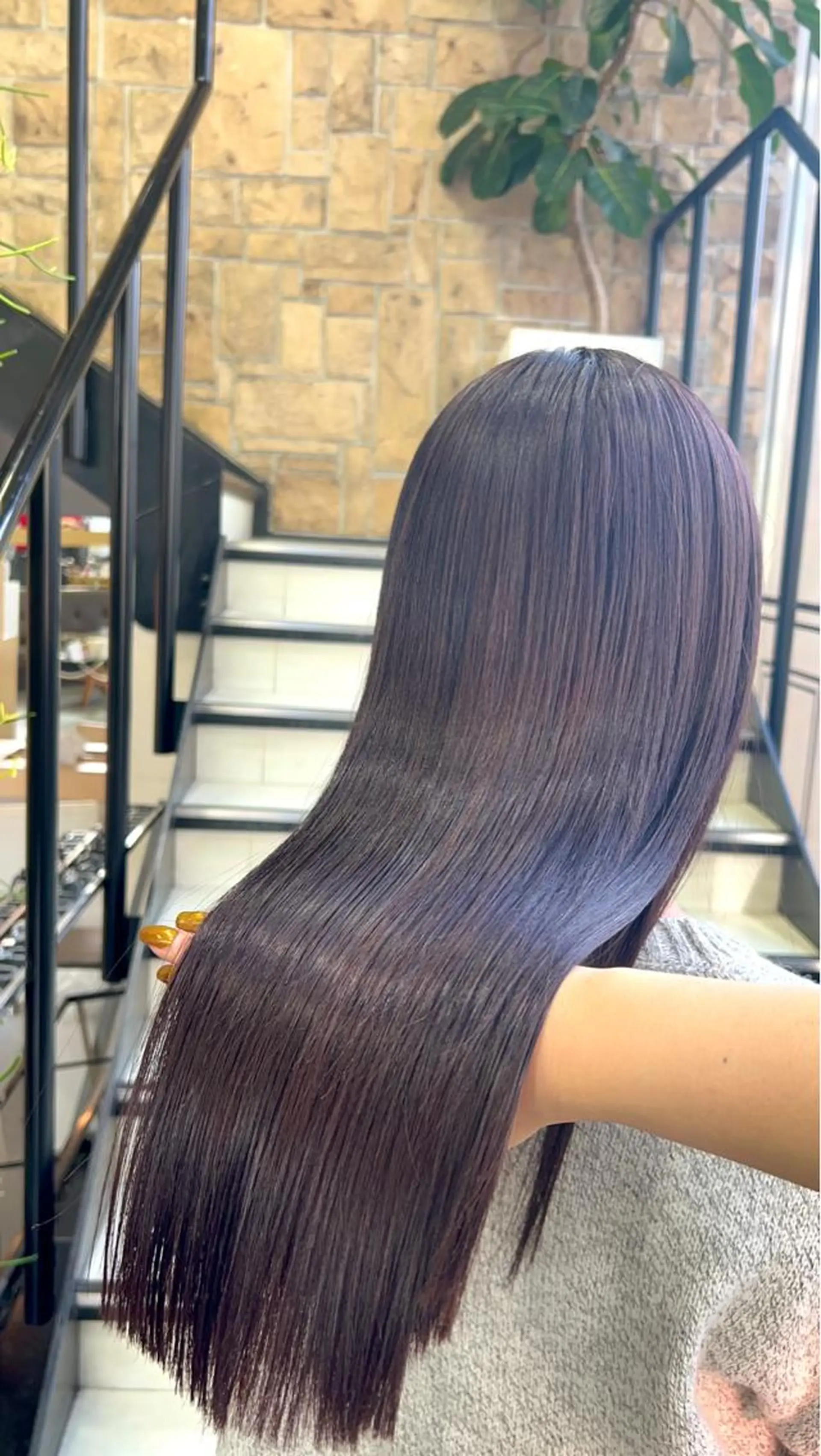 セミロング 暖色ｶﾗｰ/ﾚｲﾔｰ ｶｯﾄ/Yunaのヘアスタイル