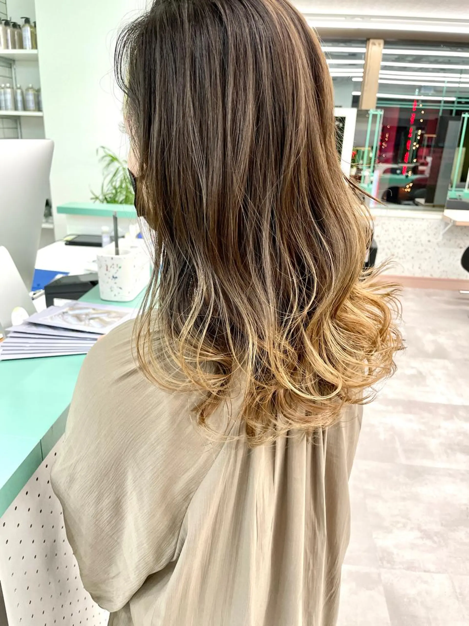 セミロング お団子ヘア カット ヘアカラー トリートメント 💚透明感カラー💚 ♻️本間♻️のヘアスタイル