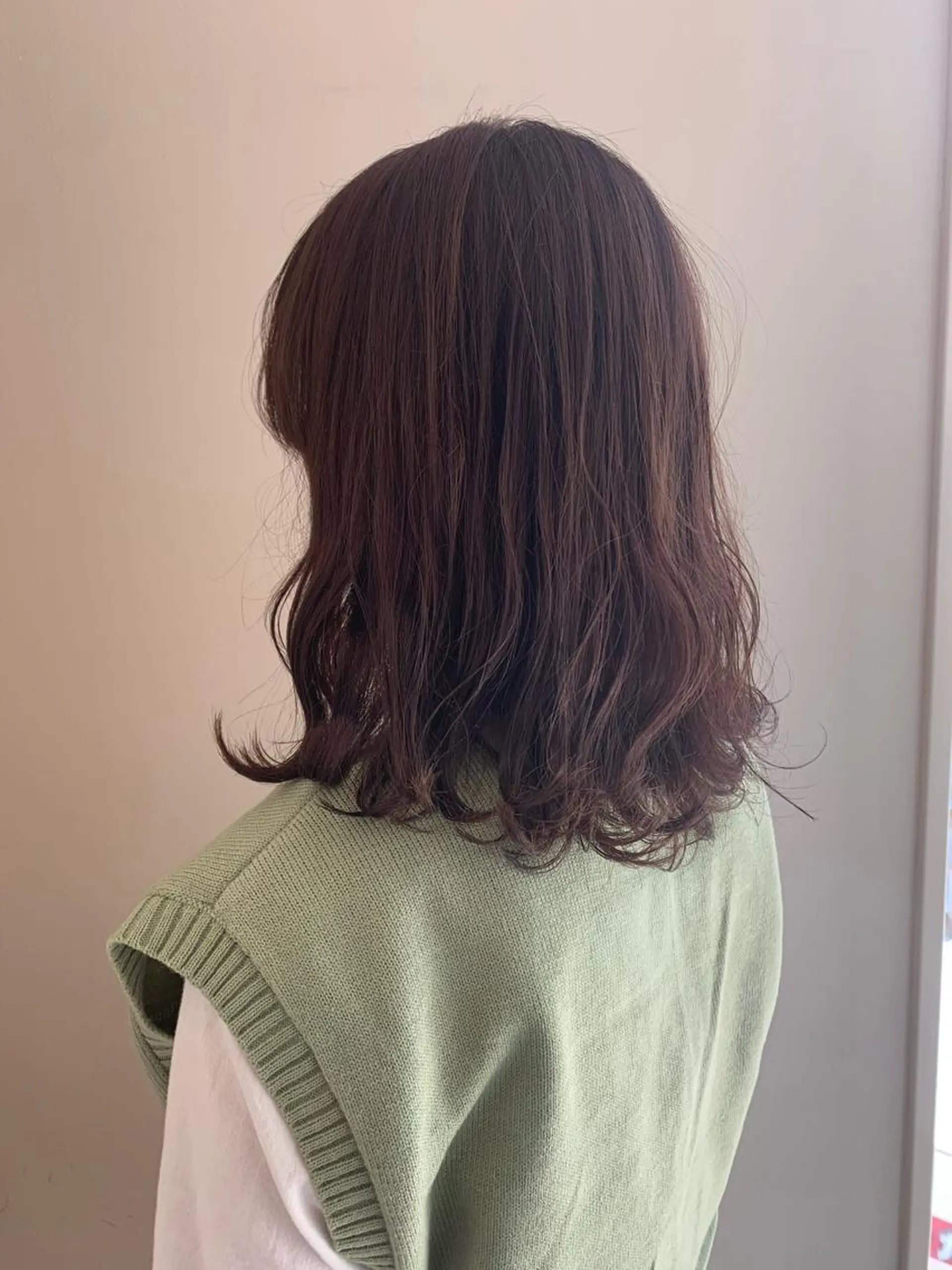 ミディアム カラー ベージュカラー ピンクカラー ピンクベージュ ヘアカラー トリートメント 顔まわりカット✄ ベージュカラー🧸のヘアスタイル