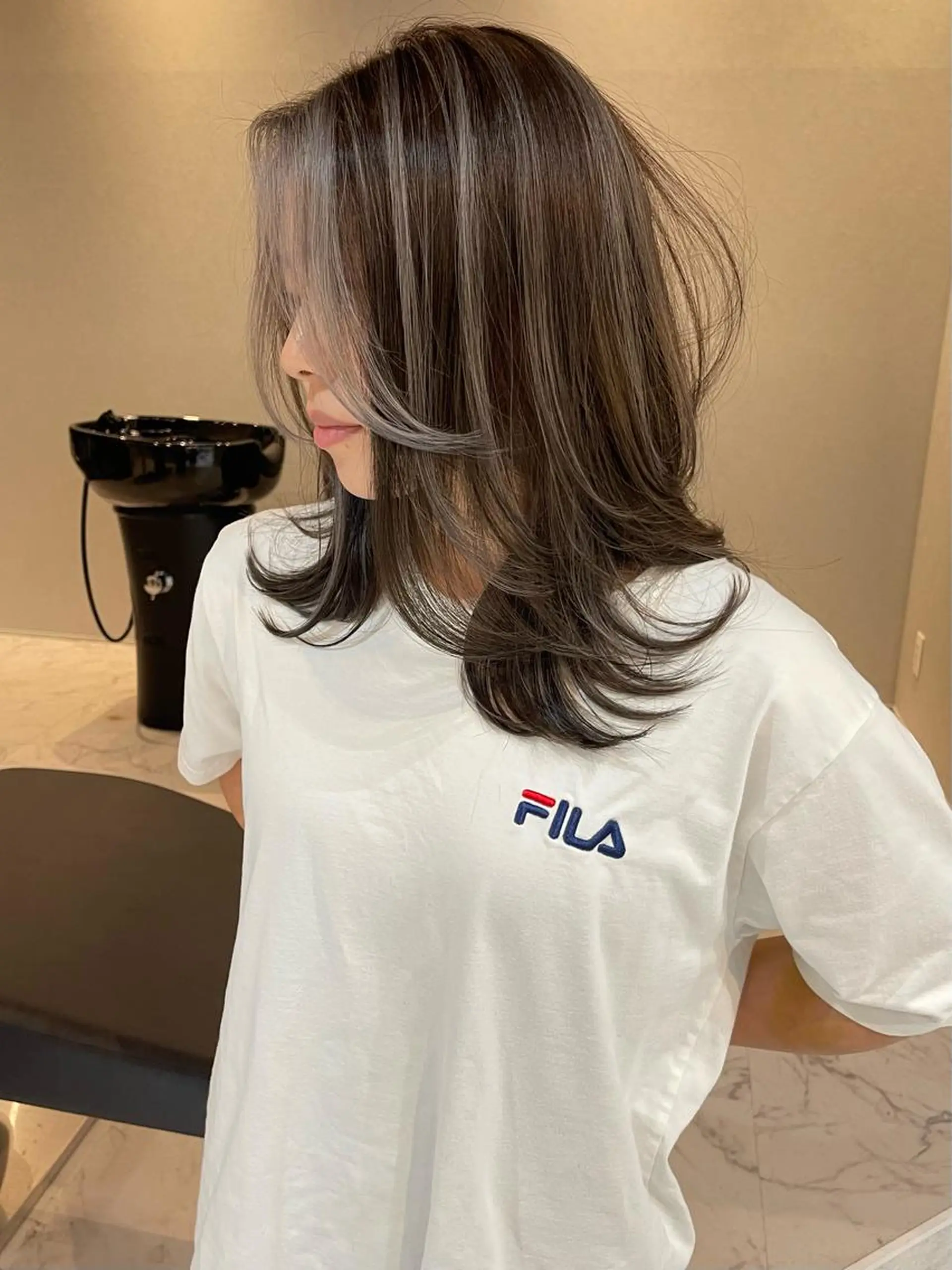 ミディアム カラー ヘアアレンジ バレイヤージュ デザインカラー ハイライトカラー 外国人風カラー ハイライト カット ヘアカラー トリートメント アンドウ ユウ/ レイヤーカット/韓国のヘアスタイル