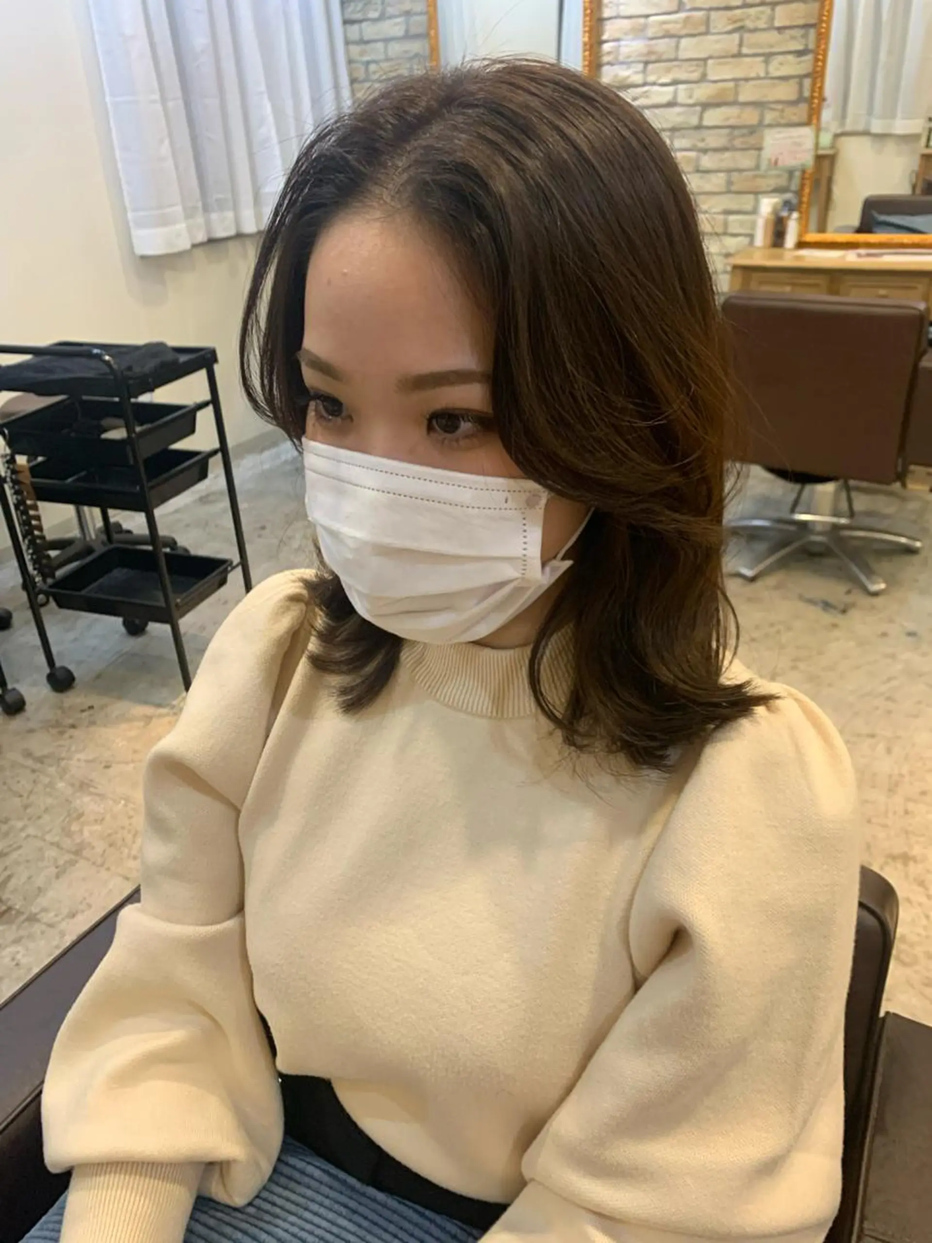 ミディアム カラー 顔周りカット 韓国風ヘア 外ハネヘア 韓国🇰🇷髪質改善 Chisaki치사키のヘアスタイル