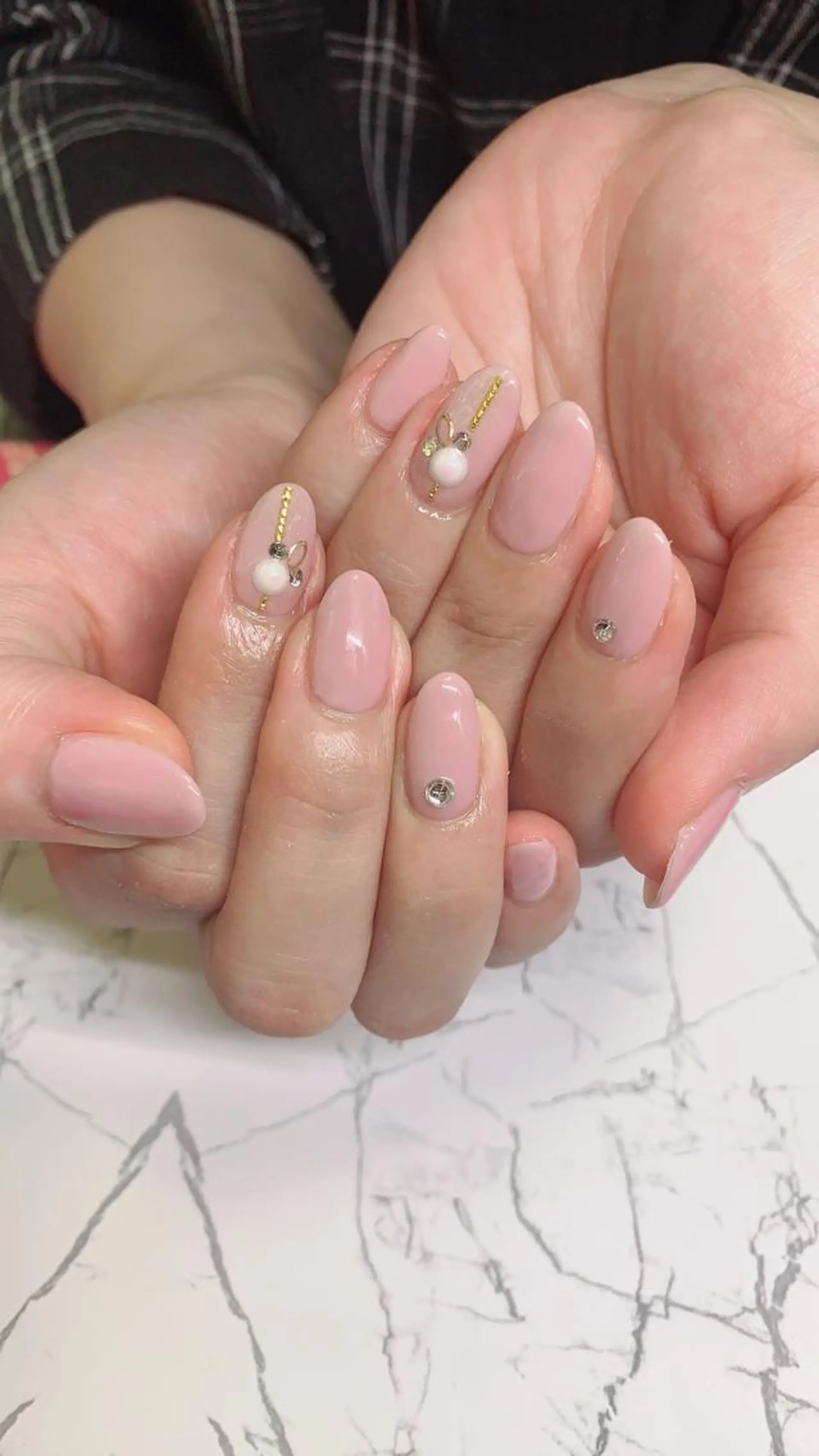 ネイル はな💎ネイル ワンホン、長さ出しのネイルデザイン