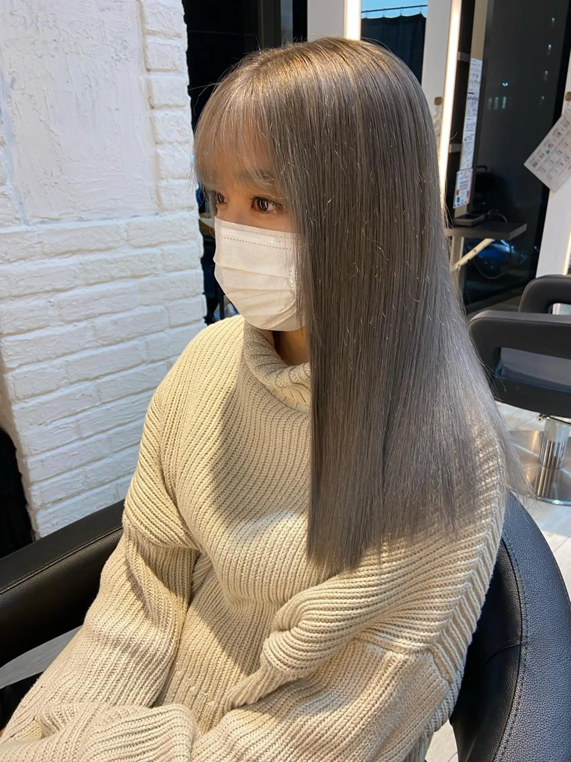 ロング カラー ブリーチ シルバー 鈴木/ミルクティー/ ブリーチ/ボブ/のヘアスタイル