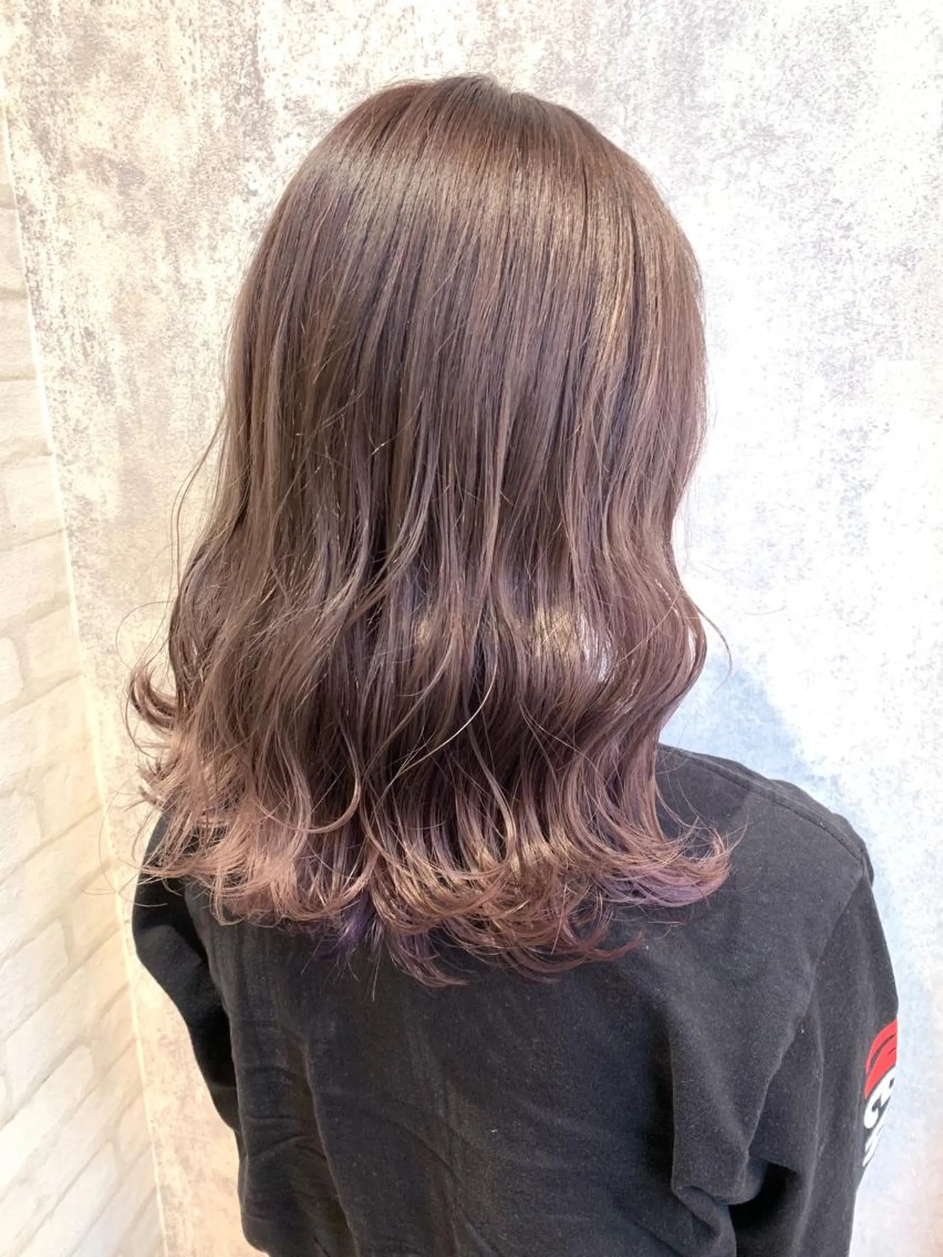 ミディアム カラー ミディアムパーマ アディクシーカラー アッシュ バレイヤージュ ブリーチ ヘアカラー Zina福岡天神店 艶髪/レイヤー/小顔のヘアスタイル