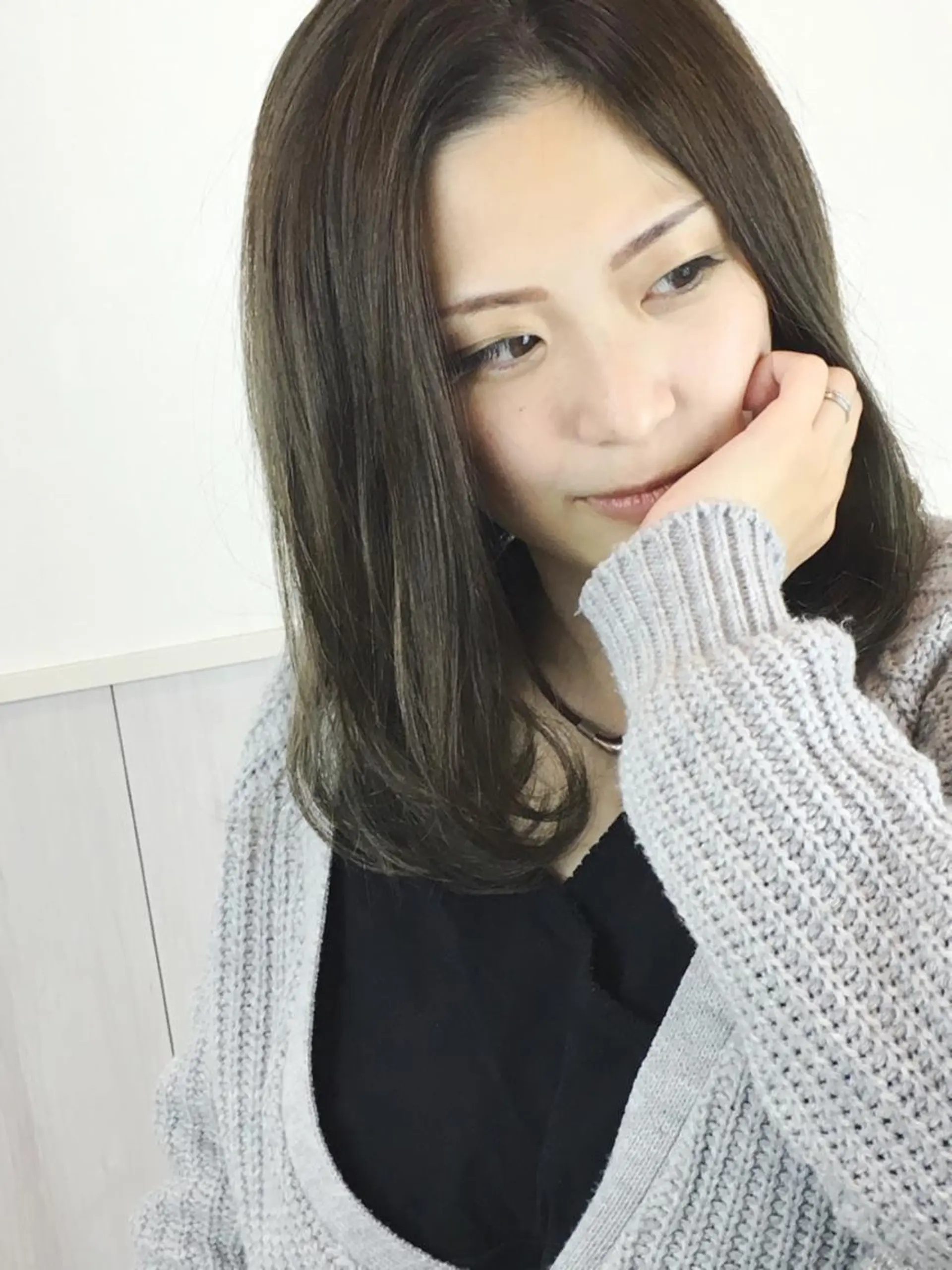 セミロング カラー ナガサカ サチのヘアスタイル