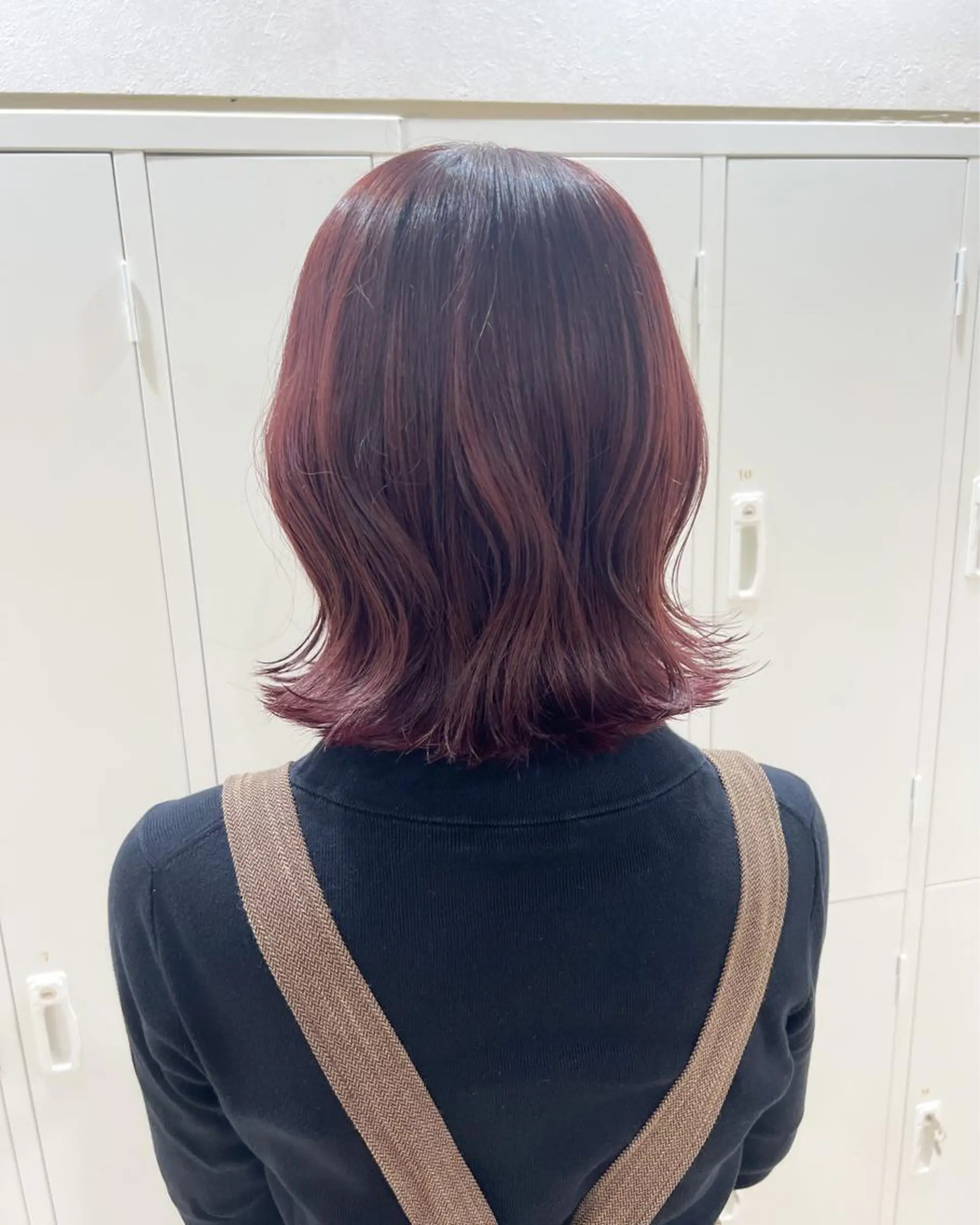 ミディアム カット ヘアカラー トリートメント ヘッドスパ mina .のヘアスタイル