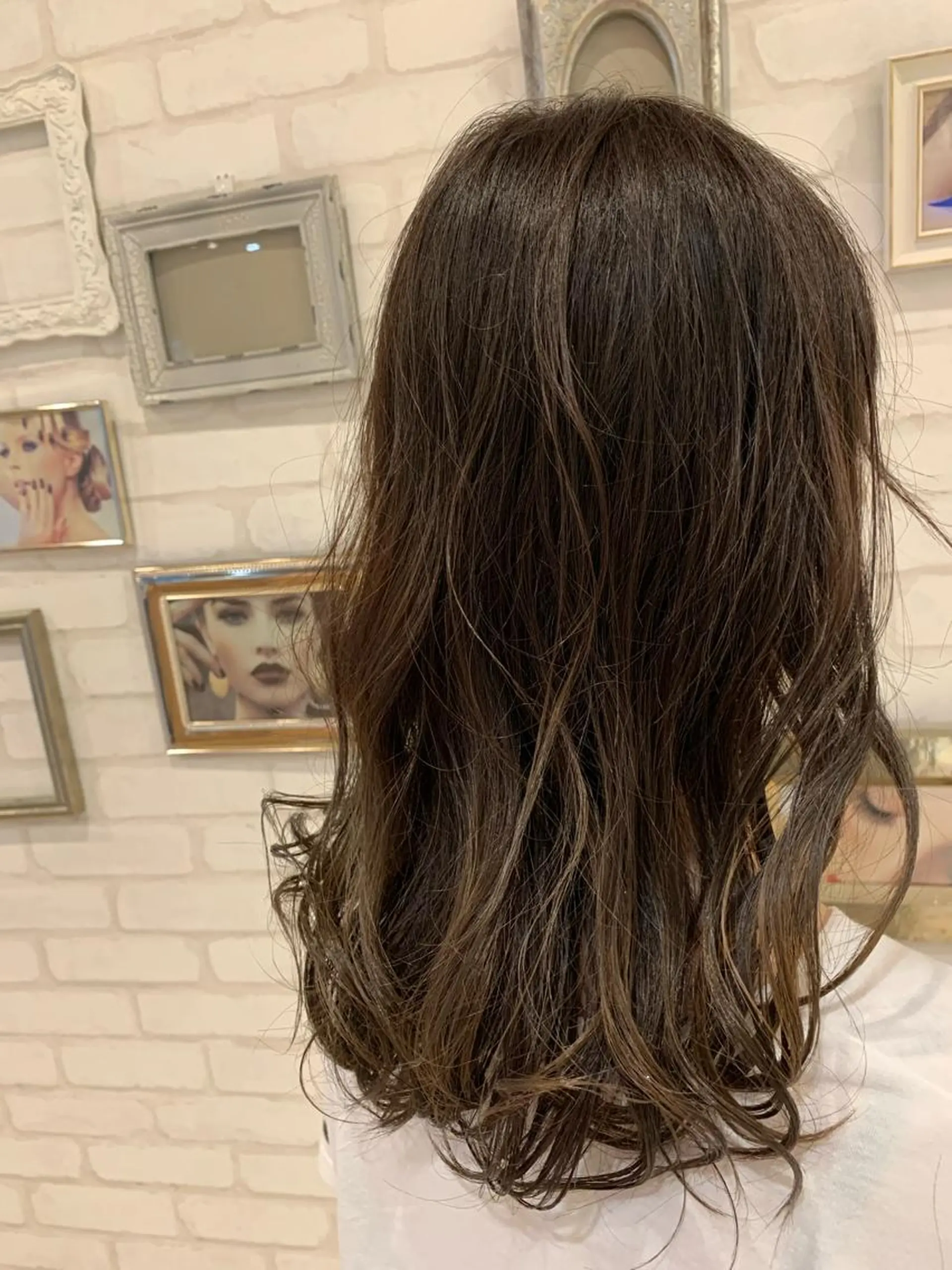 セミロング カラー アッシュ アッシュグレー アッシュグレージュ グレージュ Gain所属・Gain Nanamiのエステ・リラクイメージ