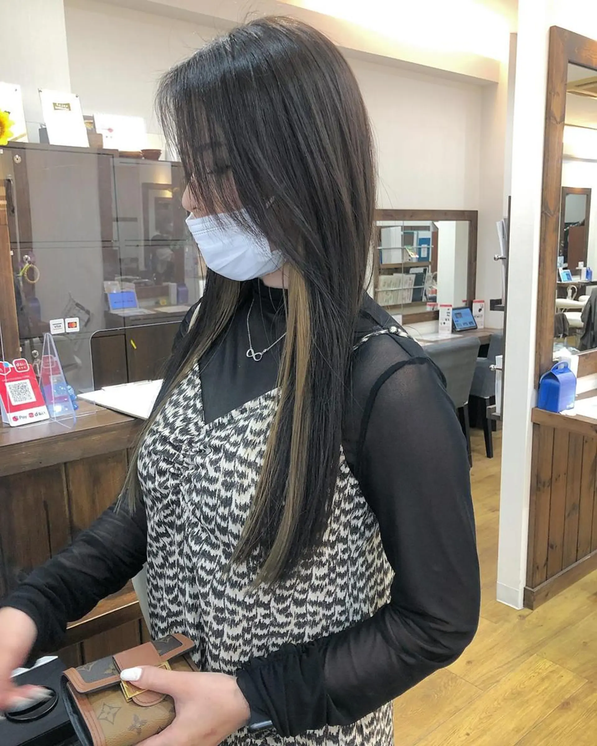 カラー アディクシーカラー アッシュ ブリーチ ダブルカラー イヤリングカラー 🌈ハイトーン/ ワタル🌈のヘアスタイル