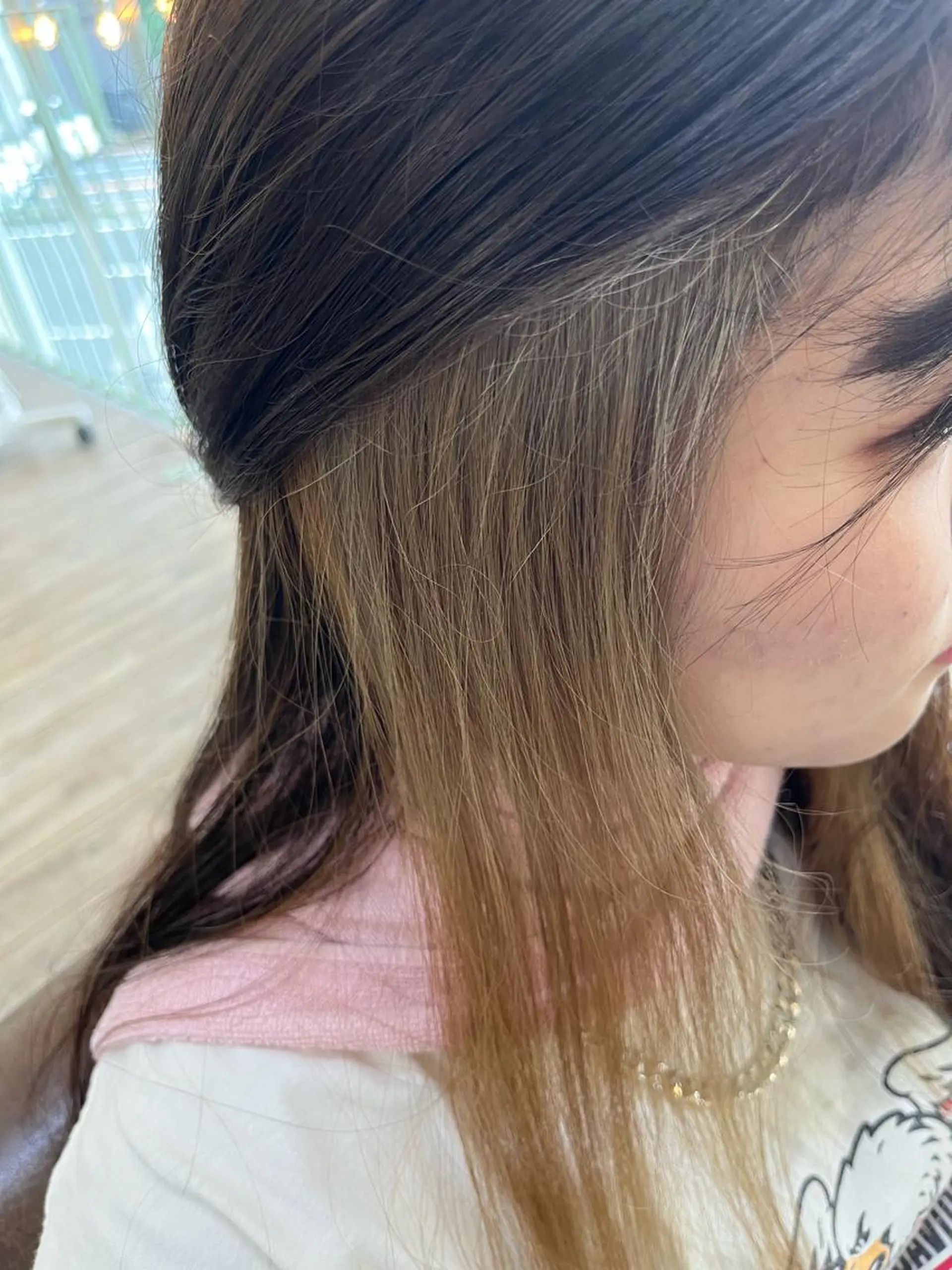 カラー バレイヤージュ ブリーチ ケアブリーチ ダブルカラー イヤリングカラー 戸川 紗良のヘアスタイル