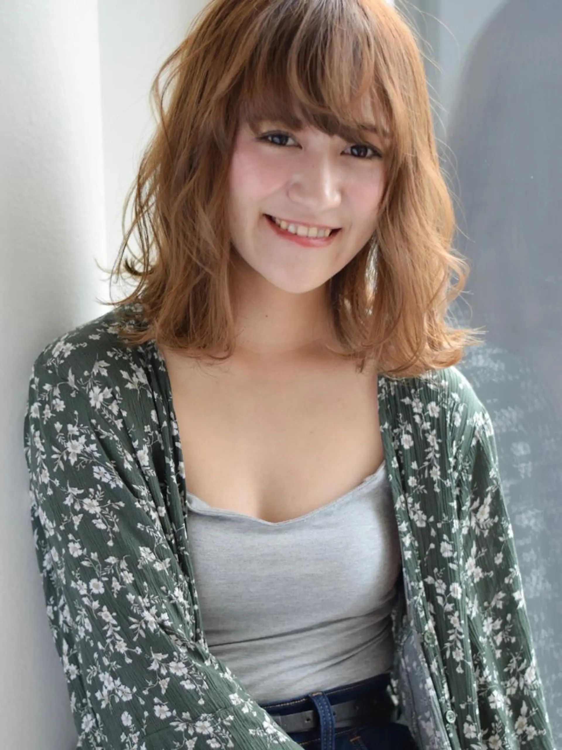 セミロング プログレス小平小川所属・フェザー/波巻き 雫石大夢のヘアスタイル