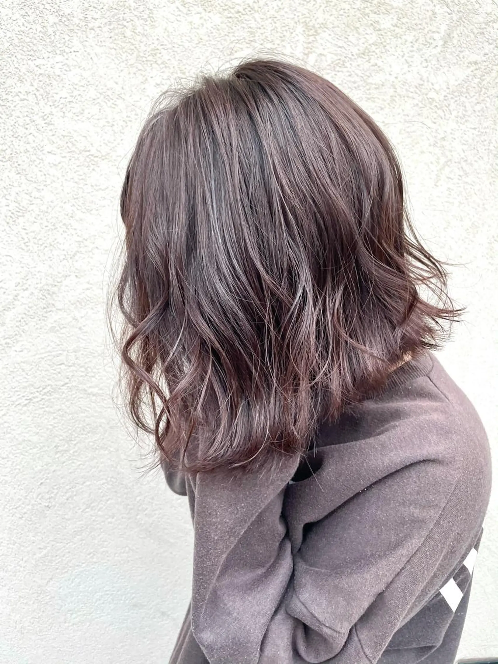 ミディアム カラー 渡辺 瑠美のヘアスタイル