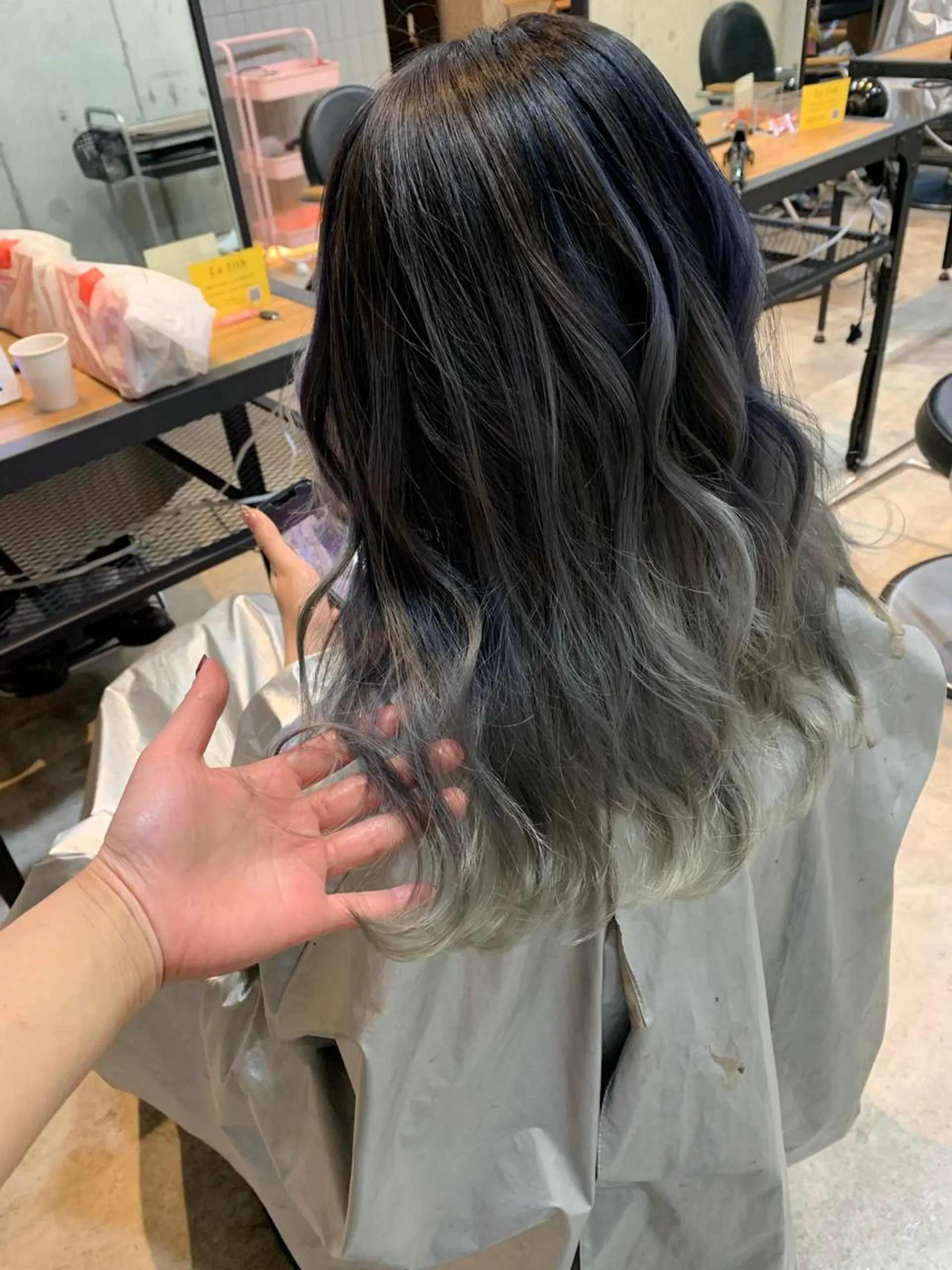 ロング レイヤーカット ヘアカラー 山本 みきのヘアスタイル