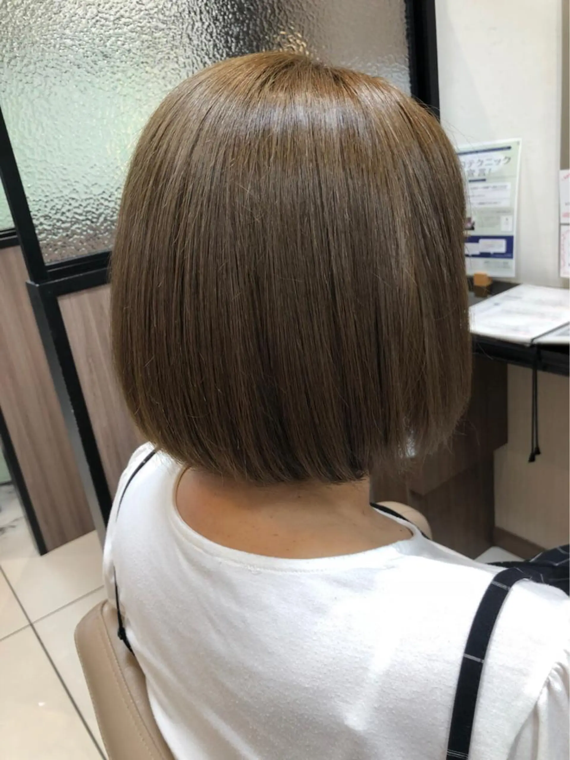 ショート カラー ブリーチ ダブルカラー 船戸 靖子のヘアスタイル
