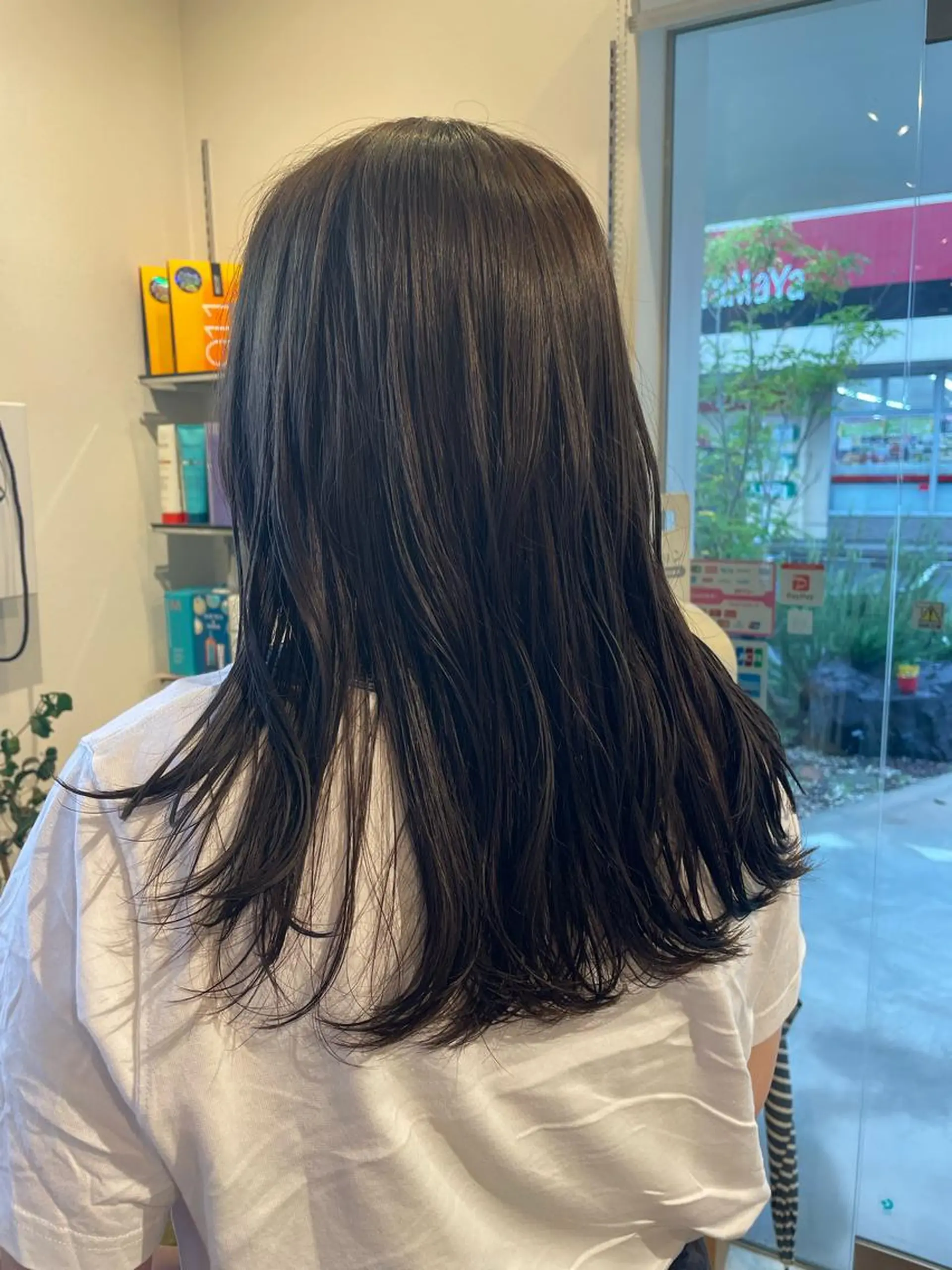 ロング カラー ベージュカラー オリーブベージュ 木村 架音のヘアスタイル