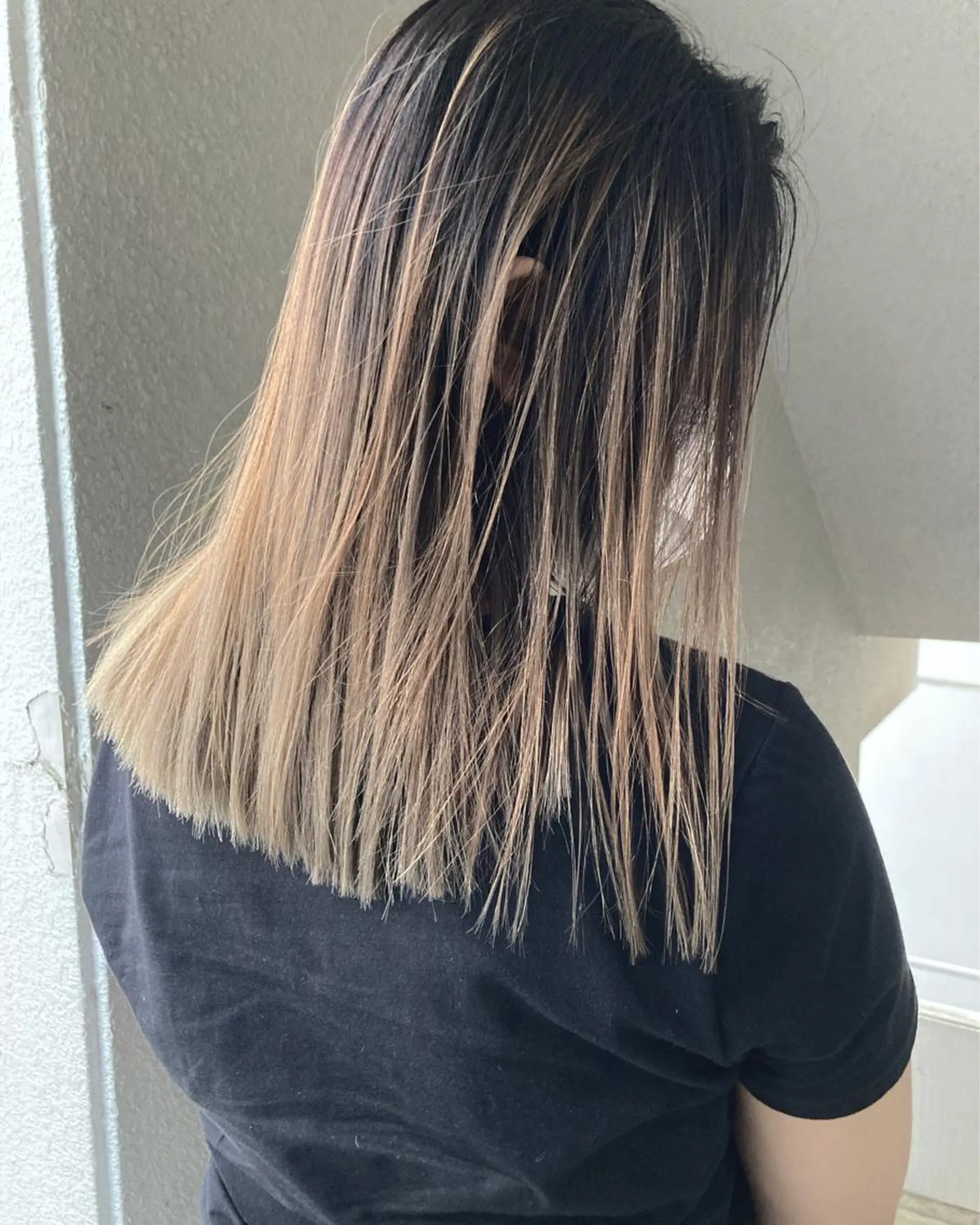 セミロング カラー ブリーチカラー🌈 石垣翔太のヘアスタイル