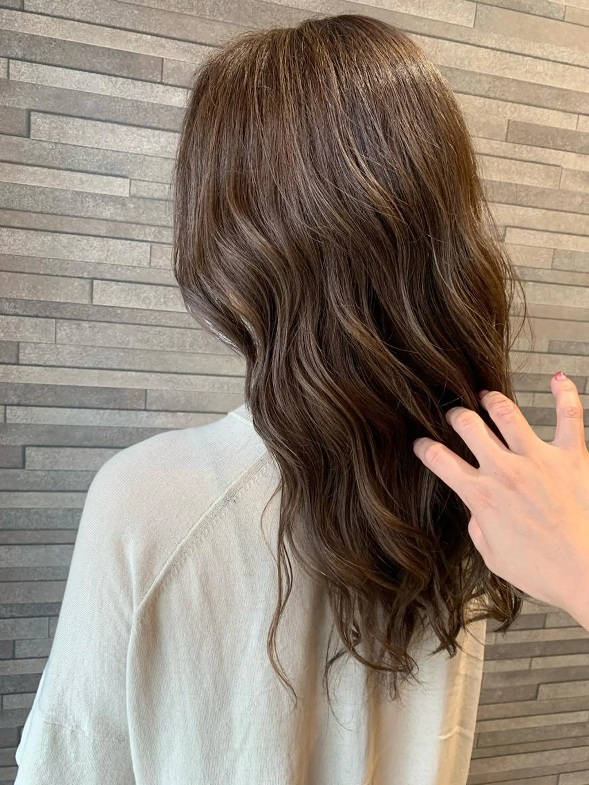 セミロング カラー グレージュ ハイライトカラー ハイライト Gain所属・Gain Nanamiのエステ・リラクイメージ