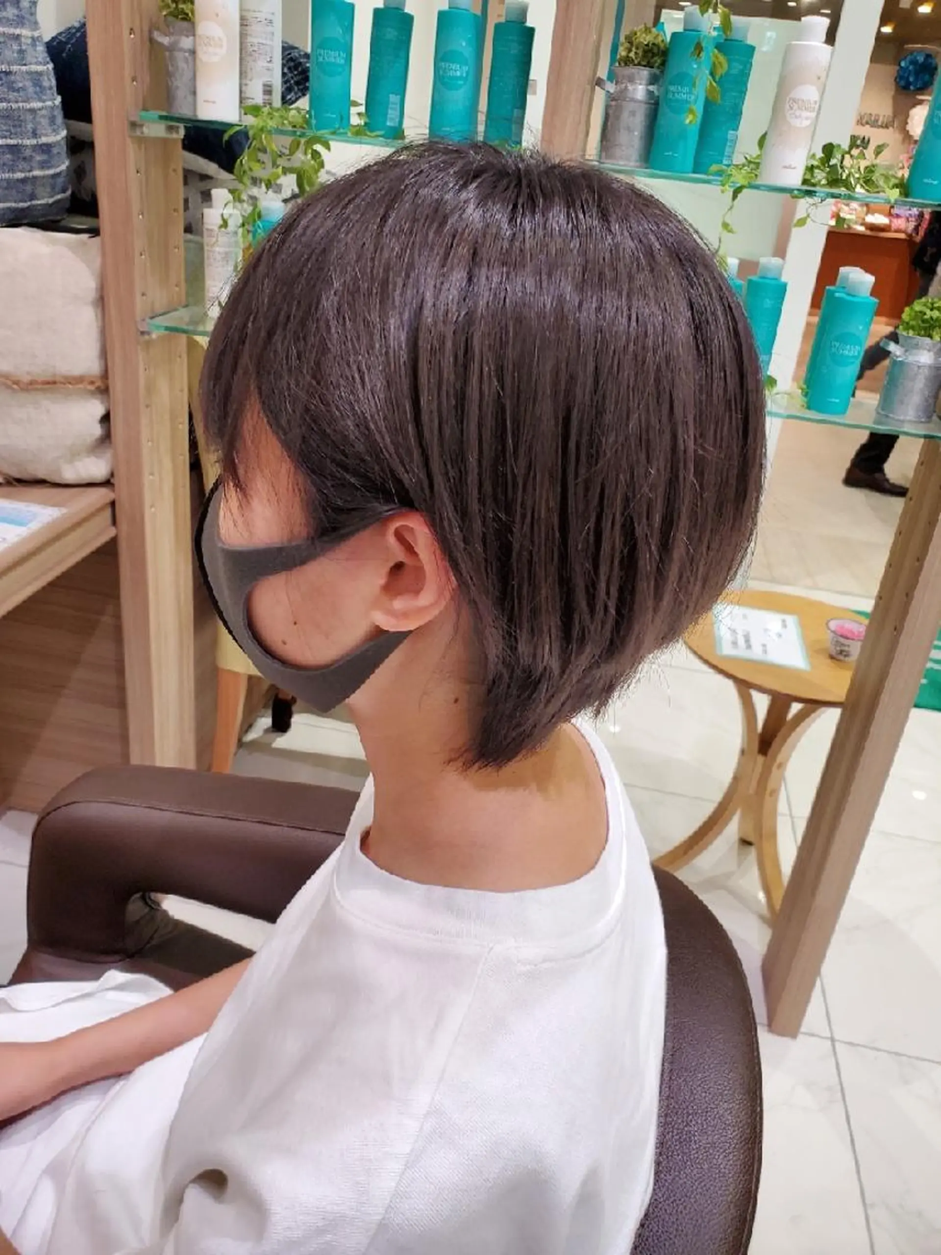 ショート カラー ブリーチ グレージュ カット ヘアカラー 中村 和貴のヘアスタイル