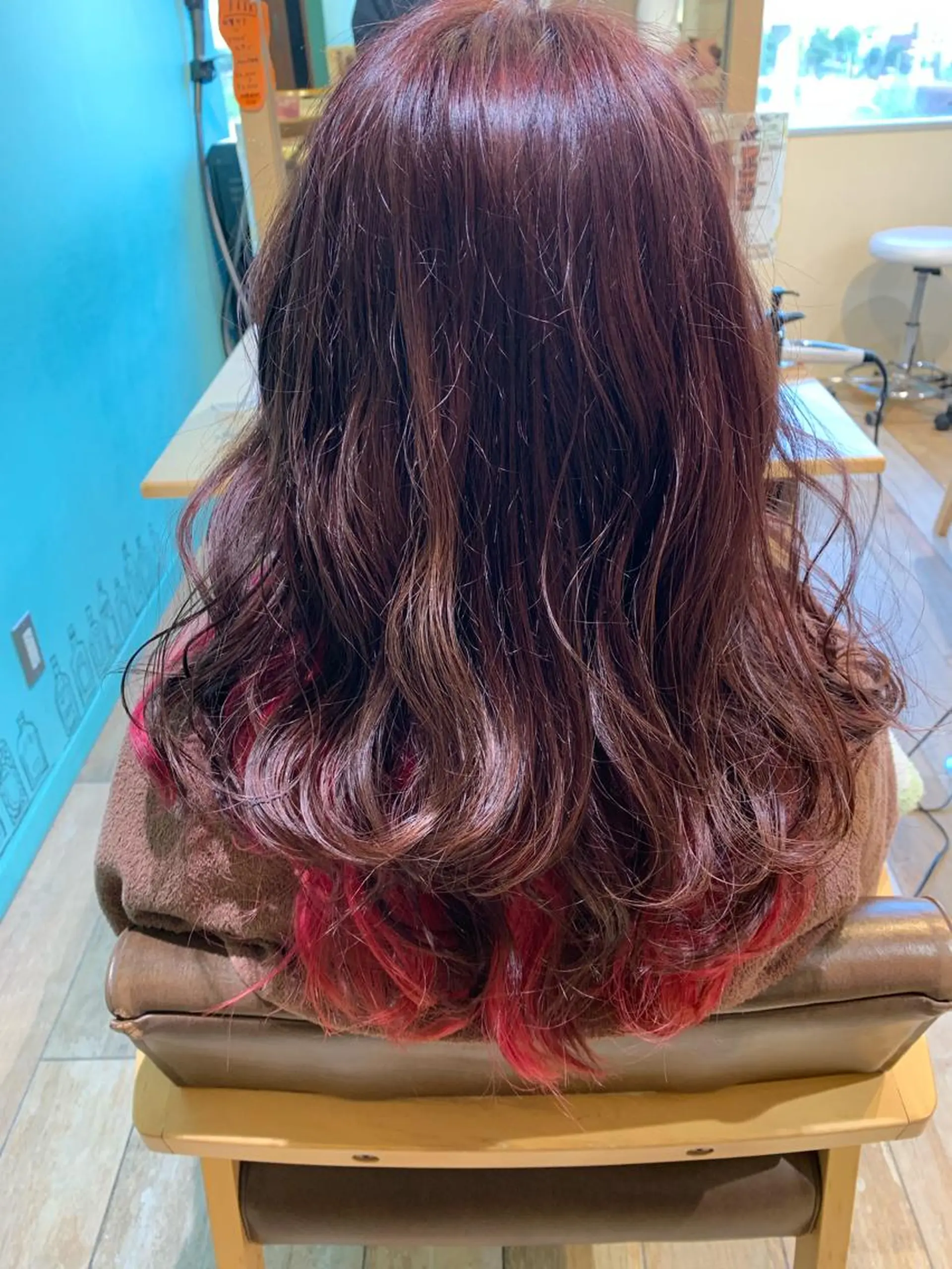 ミディアム ピンクブラウン メンズパーマ&メンズ 縮毛矯正ならヒラノのヘアスタイル