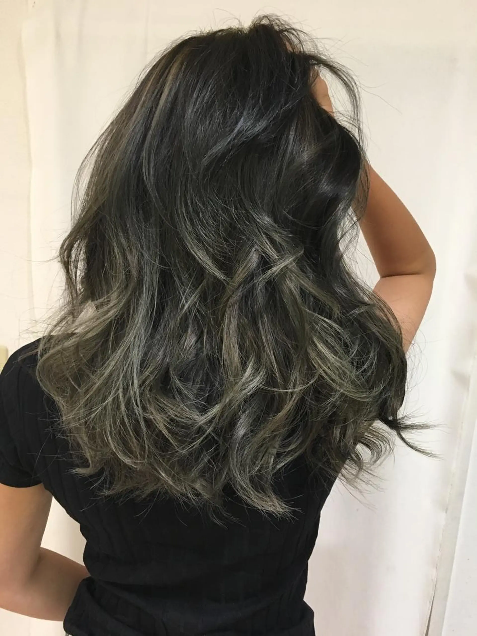 セミロング カラー ヘアアレンジ グラデーションカラー ヘアカラー きむえり/髪質改善 /セット/カラーのヘアスタイル