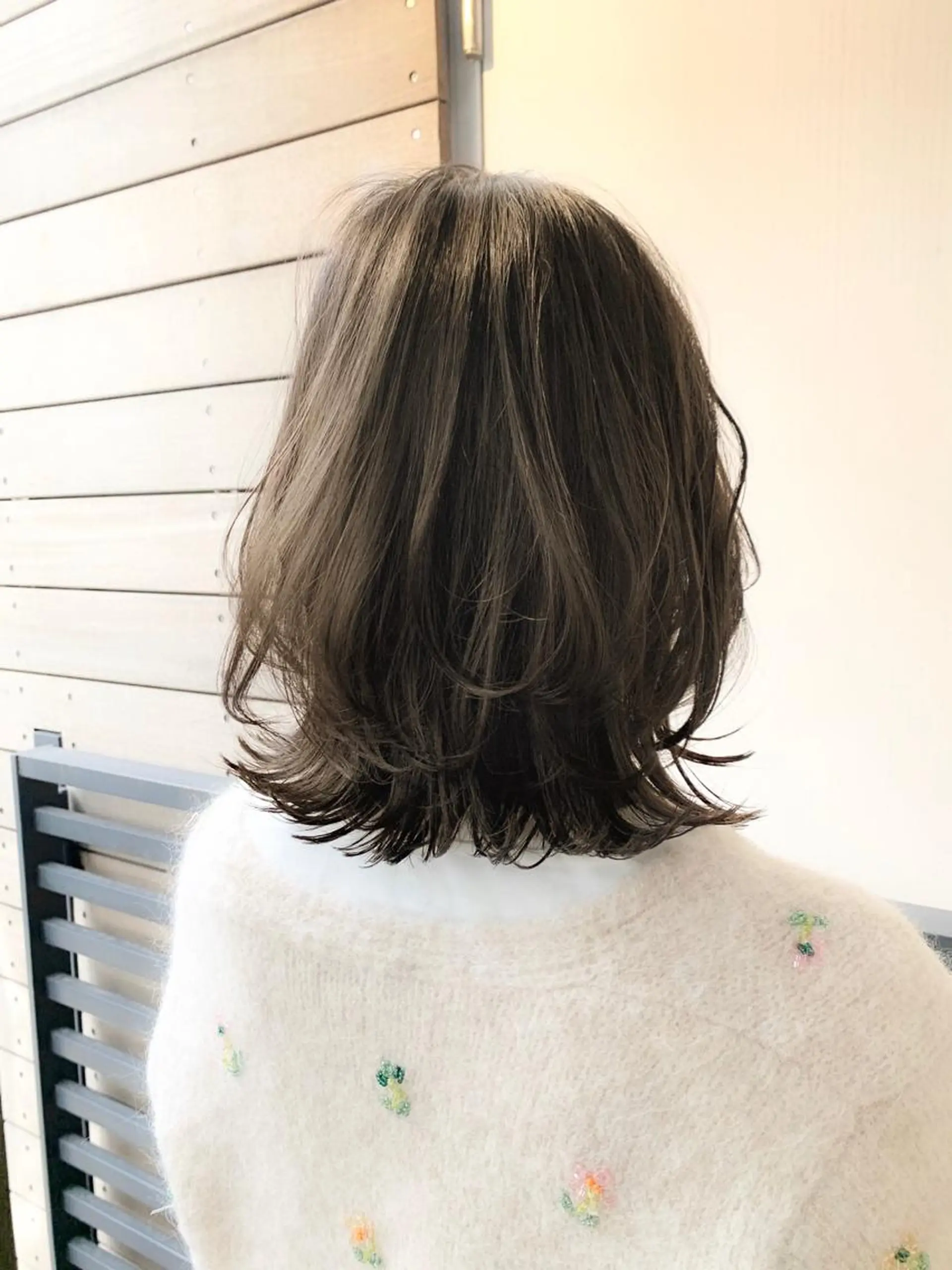 ミディアム ミディアムレイヤー 顔まわりレイヤー 顔周りカット 韓国風ヘア レイヤーカット カット ヘアカラー トリートメント CHIC表参道所属・伊良波 香里のヘアスタイル