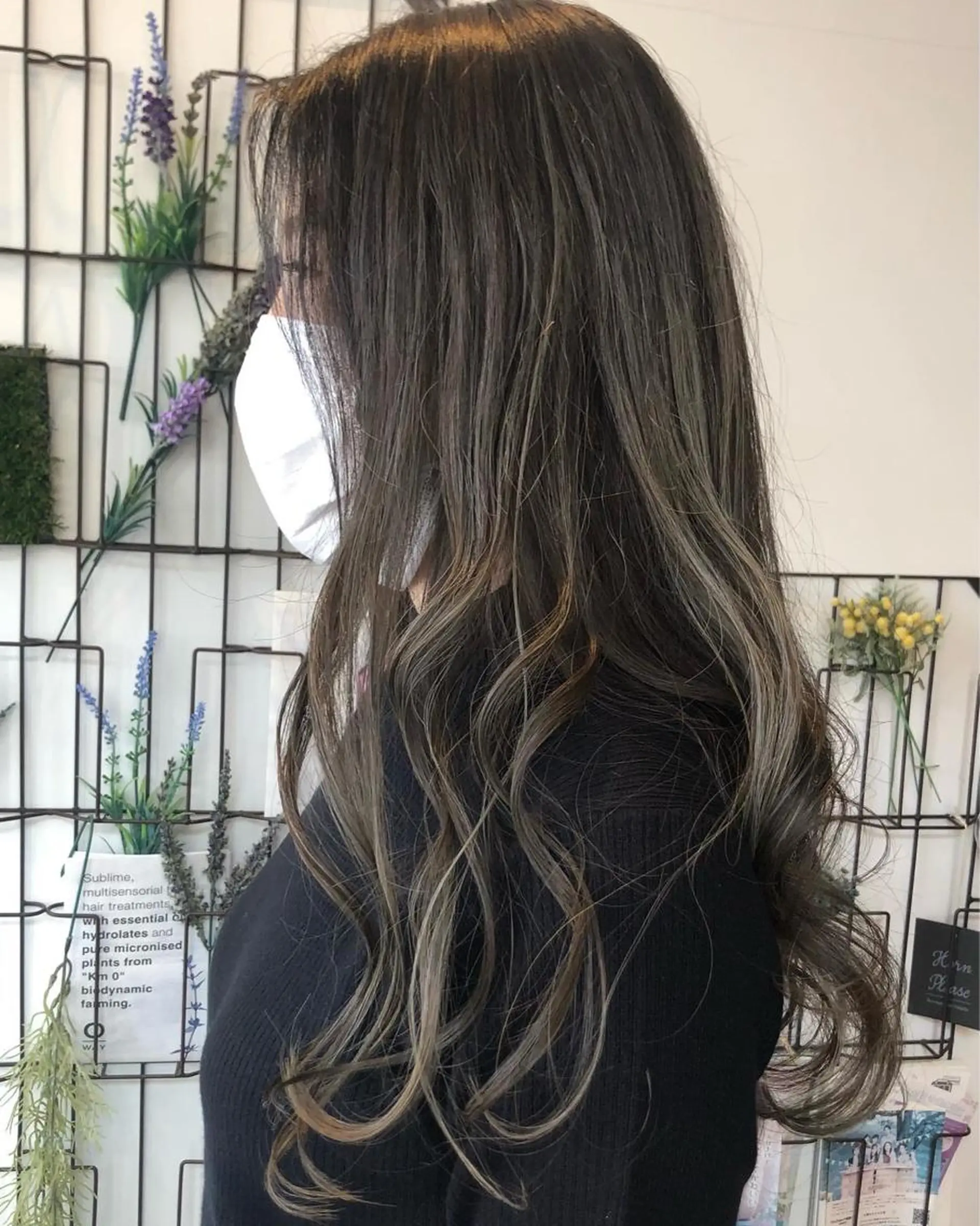 カラー 坂田 優子のヘアスタイル