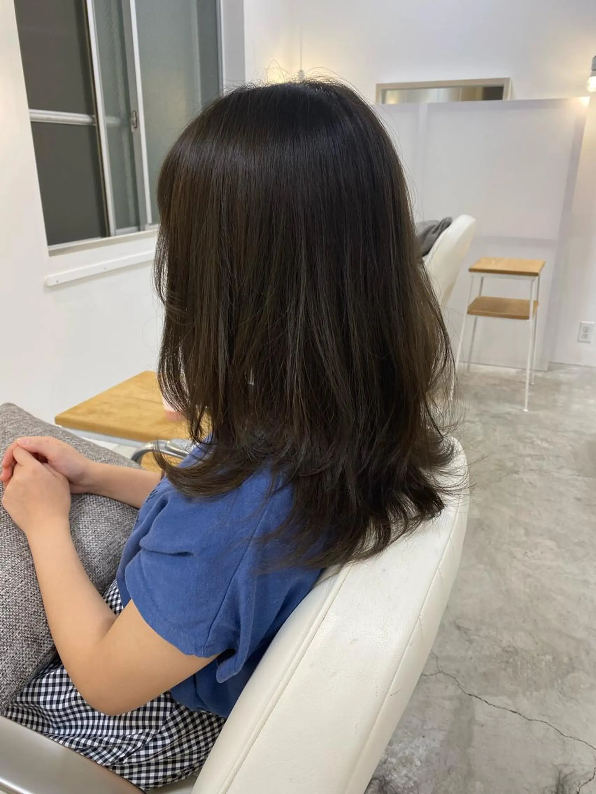 セミロング レイヤーカット やまぐち もえかのヘアスタイル