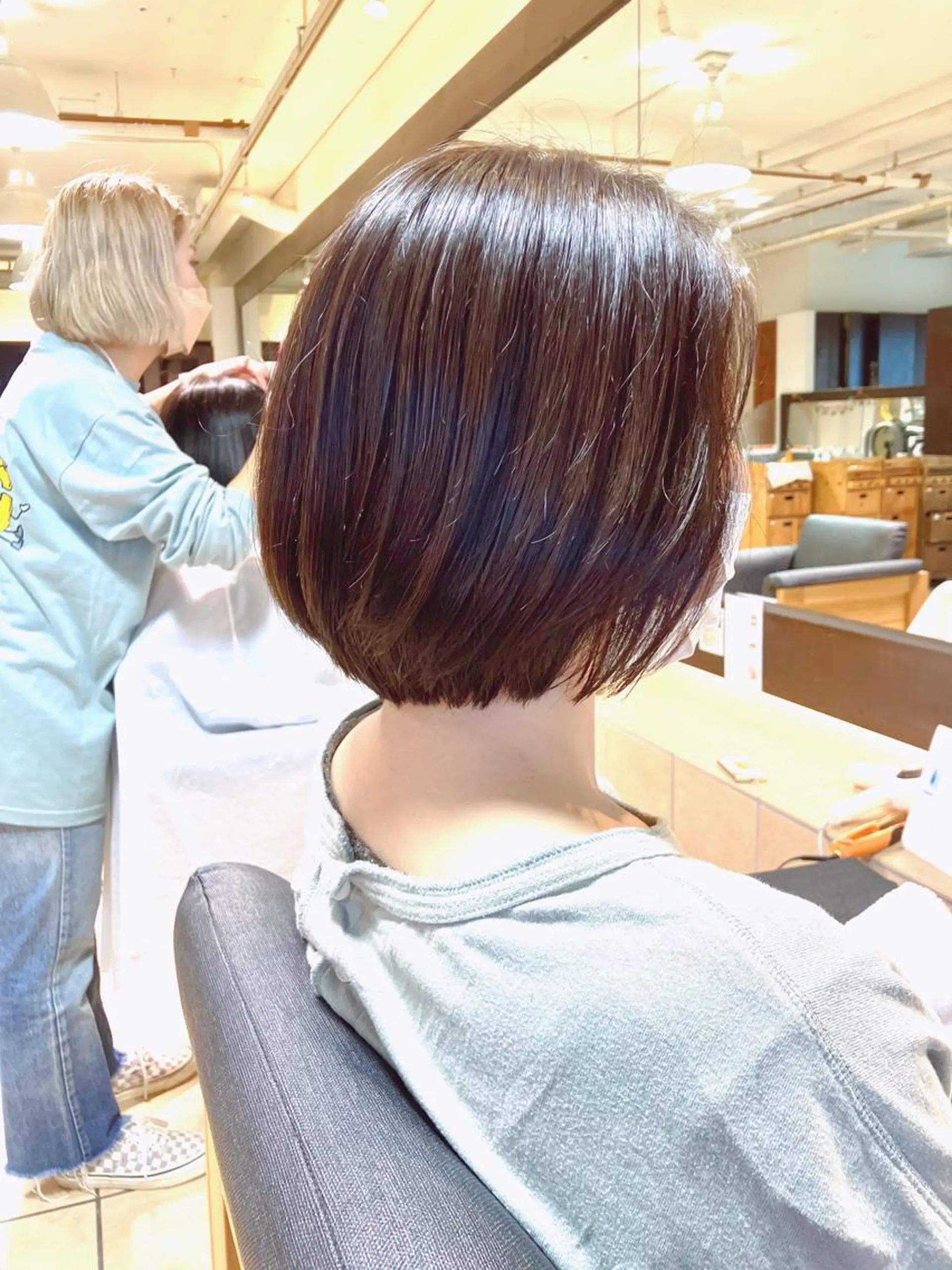 ショート カラー グレージュ ボブ カット ヘアカラー 奥谷 美代子のヘアスタイル