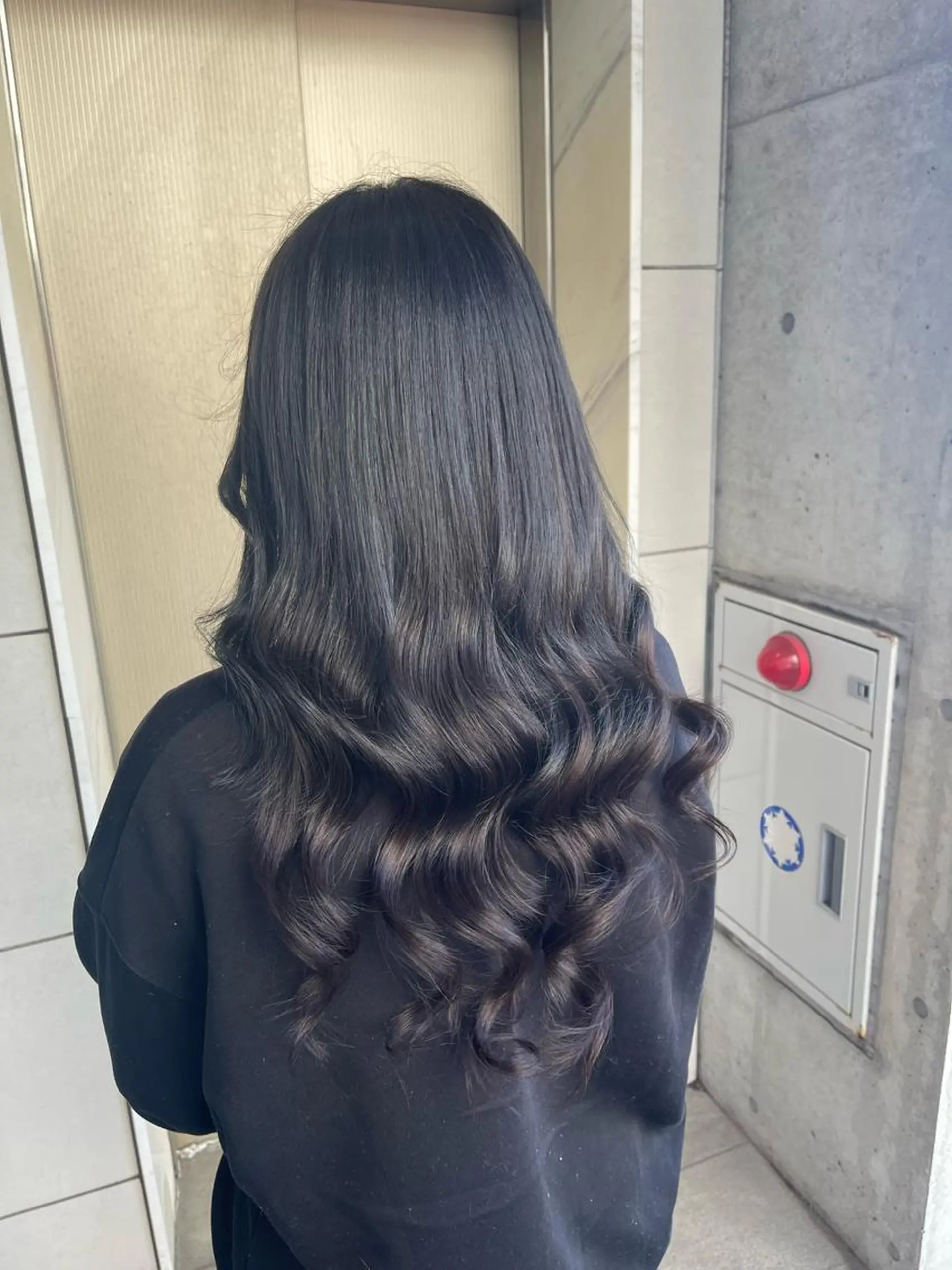 ロング カラー プルエクステ 黒髪 ブルーカラー ブルーブラック エクステ ヘアカラー 🧸プルエクステ❤︎ ネイルKAO🧸のヘアスタイル