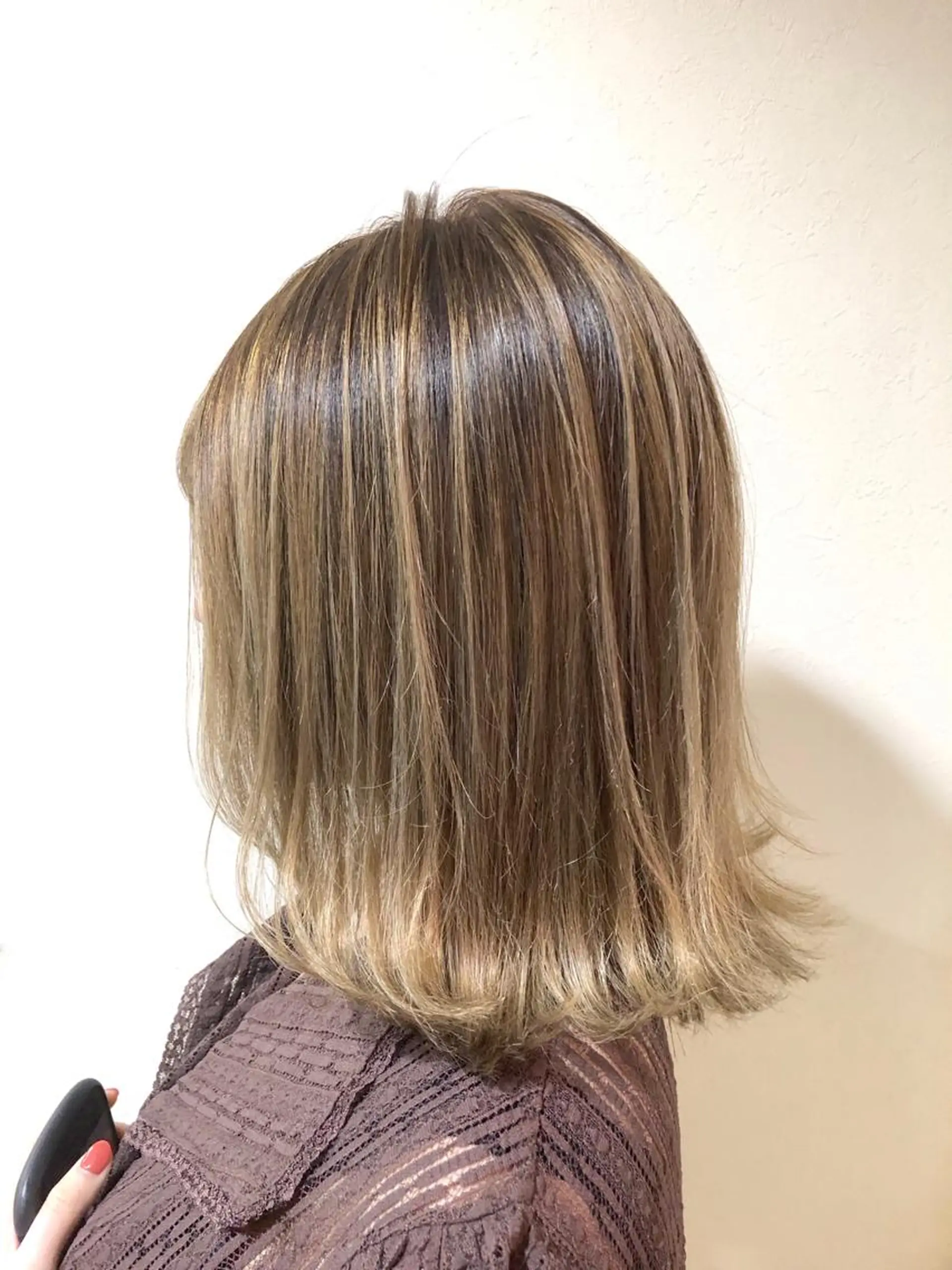 カラー 工藤 綾華のヘアスタイル