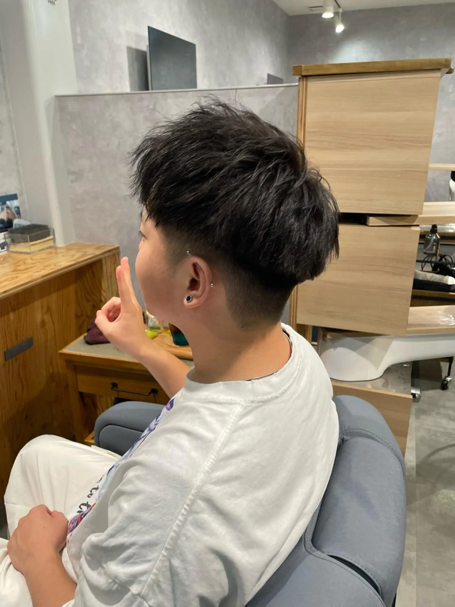 ショート カラー メンズ 黒岩 梨沙のヘアスタイル