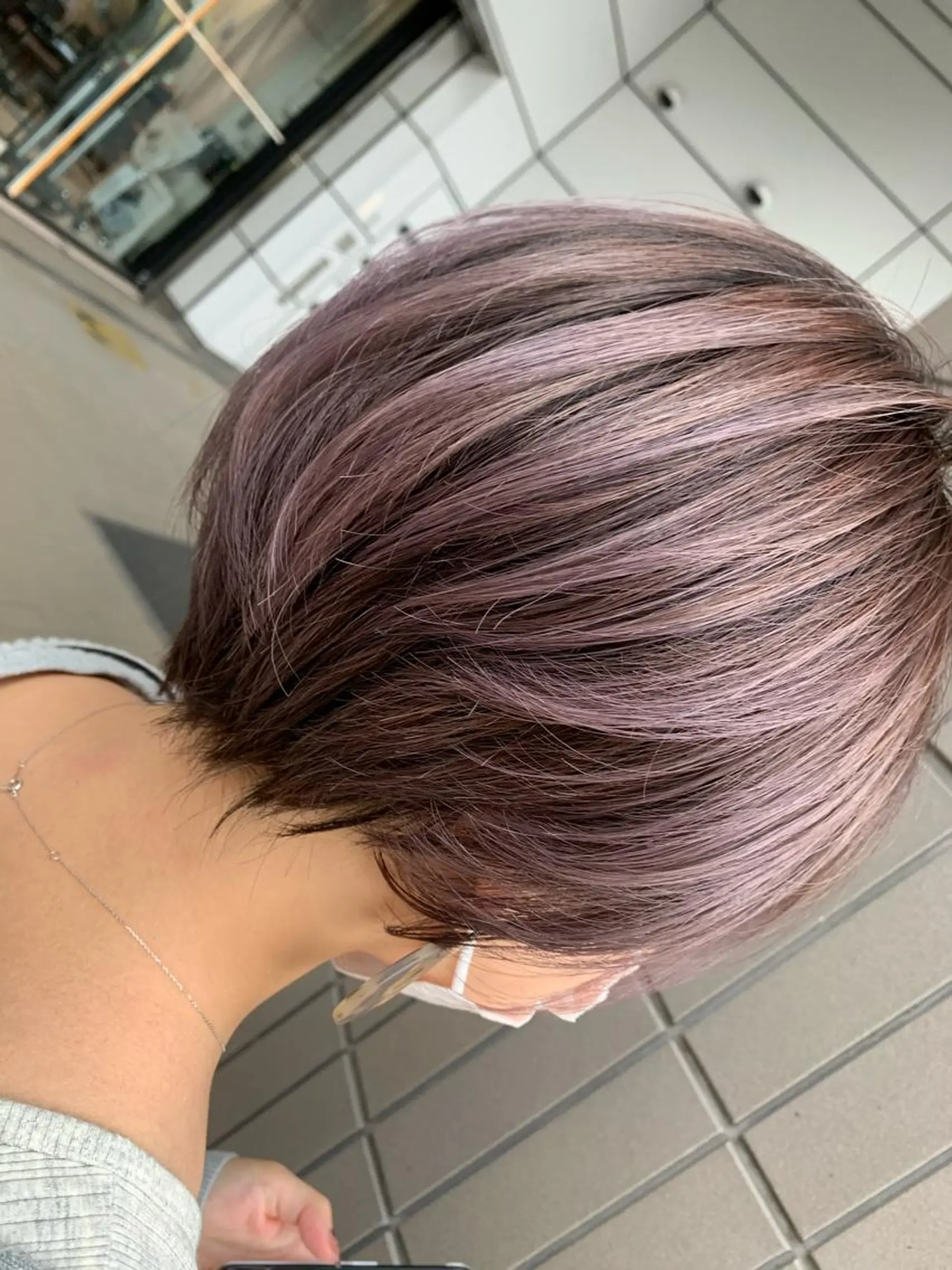 ショート カラー バイオレットカラー Zina天王寺 CHIAKIのヘアスタイル