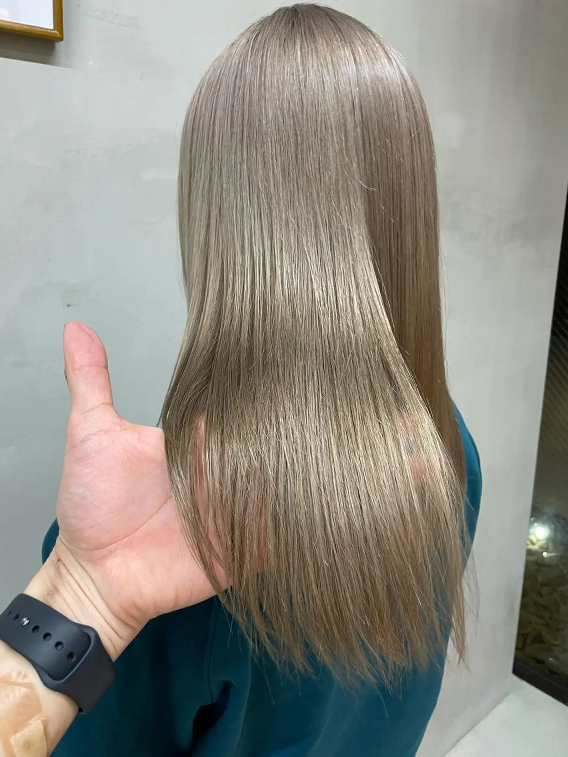 ロング カラー ベージュカラー ミルクティーベージュ カット ヘアカラー トリートメント mee.表参道所属・ボブ/ショート /パーマ/shinのヘアスタイル