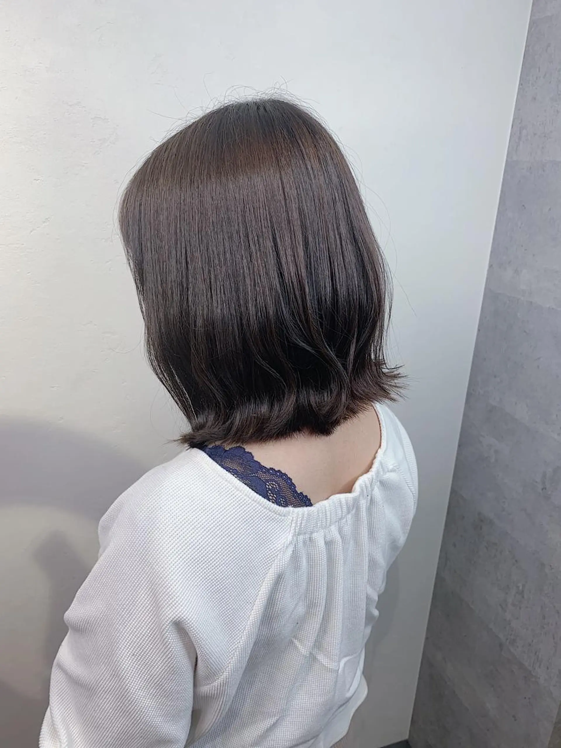 ミディアム カラー アッシュ アッシュグレー _WHITE 天神店 YUMEKA🐻のヘアスタイル