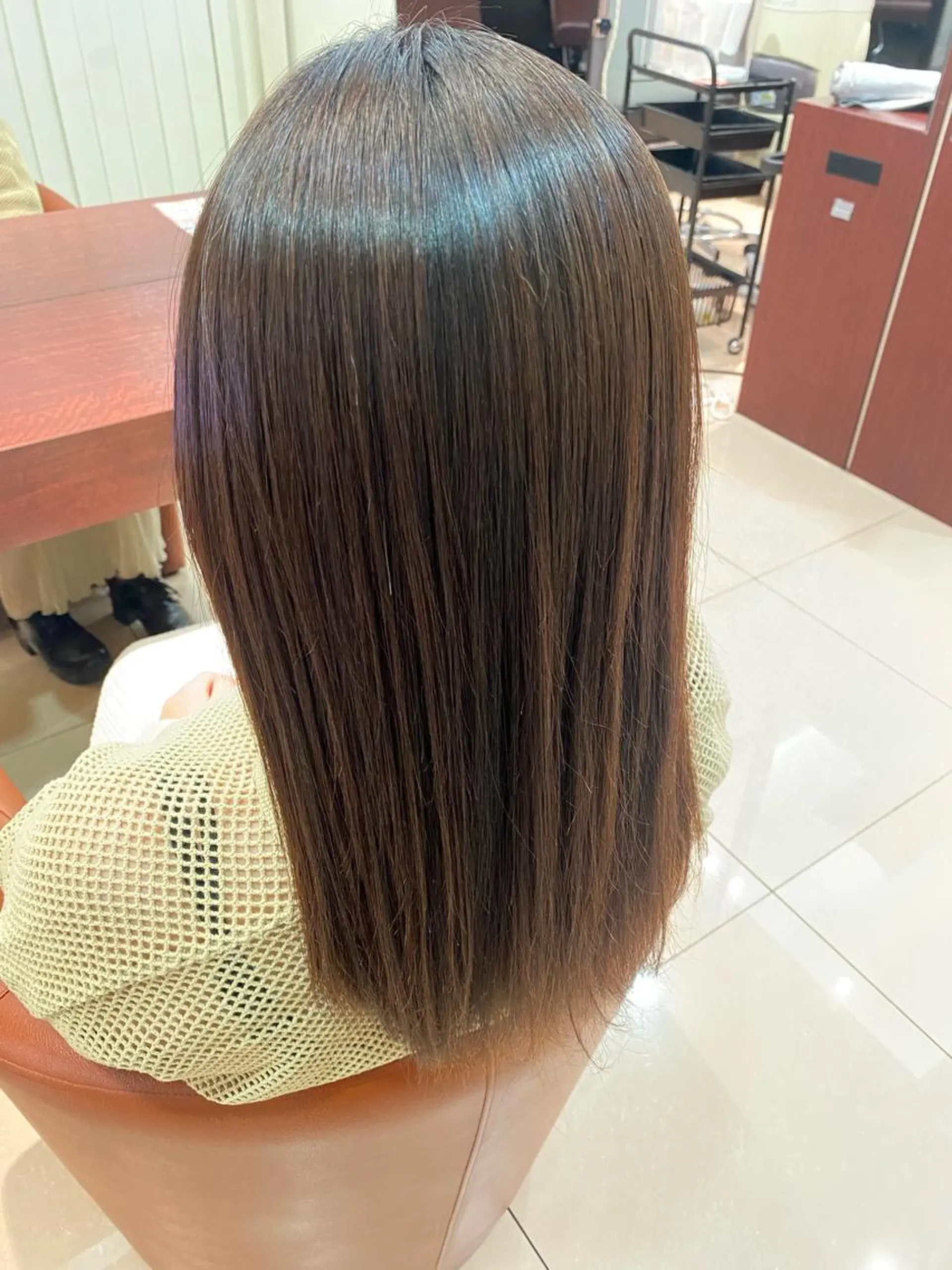 セミロング 縮毛矯正 air銀座所属・木村 詩渚のヘアスタイル