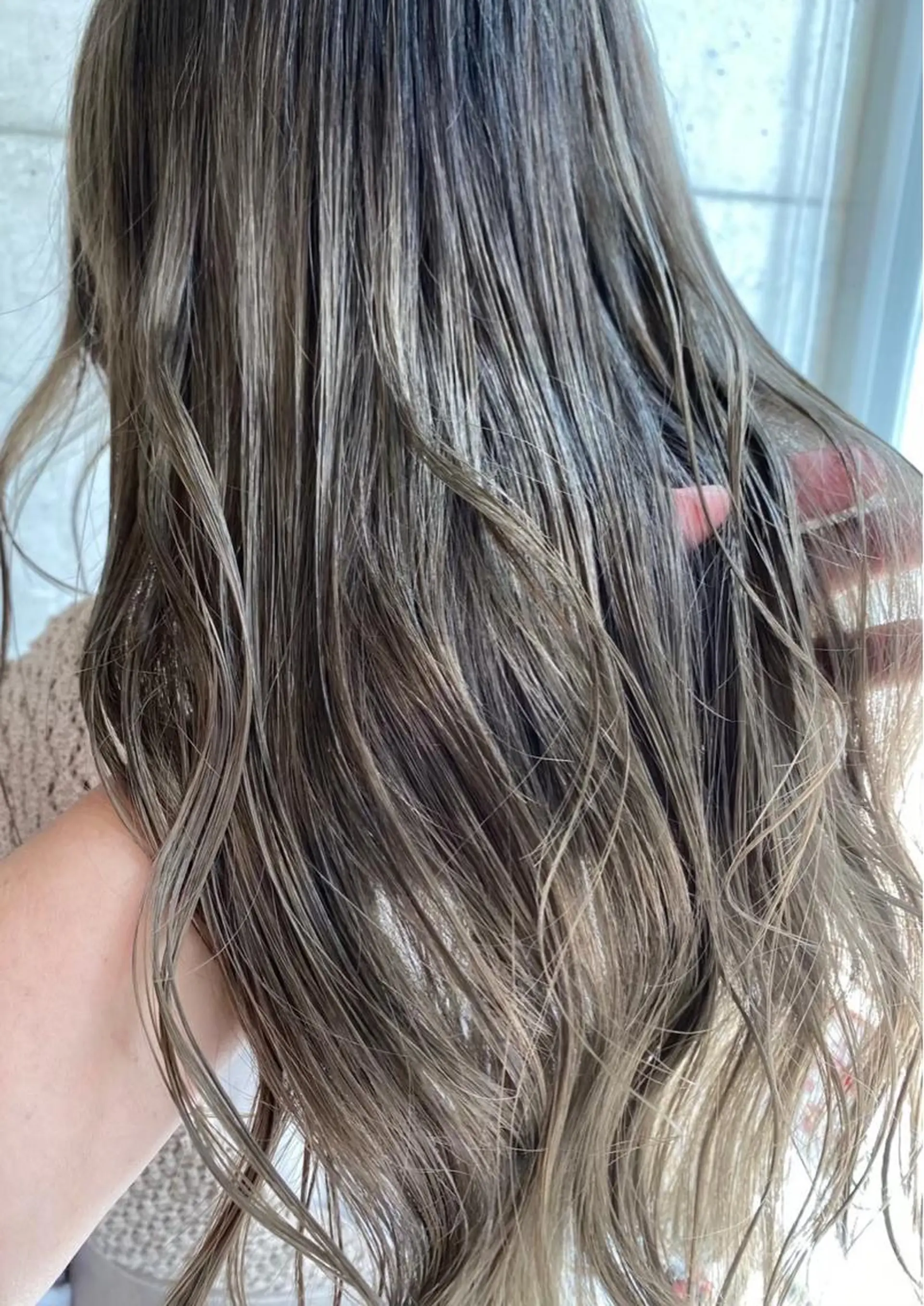 セミロング カラー ヘアカラー 小関 未悠のマツエク・マツパデザイン