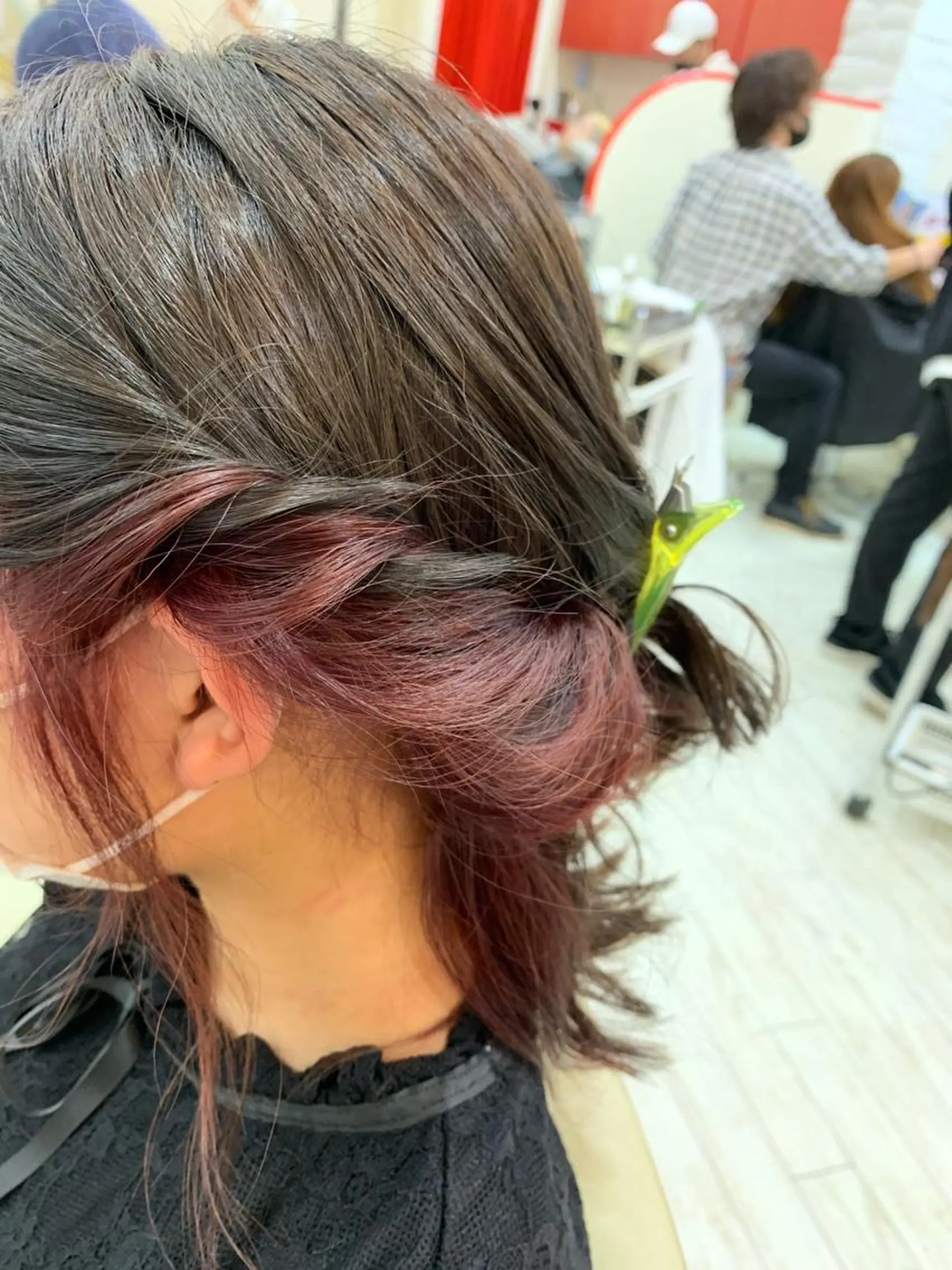 ミディアム カラー ヘアアレンジ ピンクカラー ヘアカラー 今村公介 ブリーチ特化、派手髪のヘアスタイル