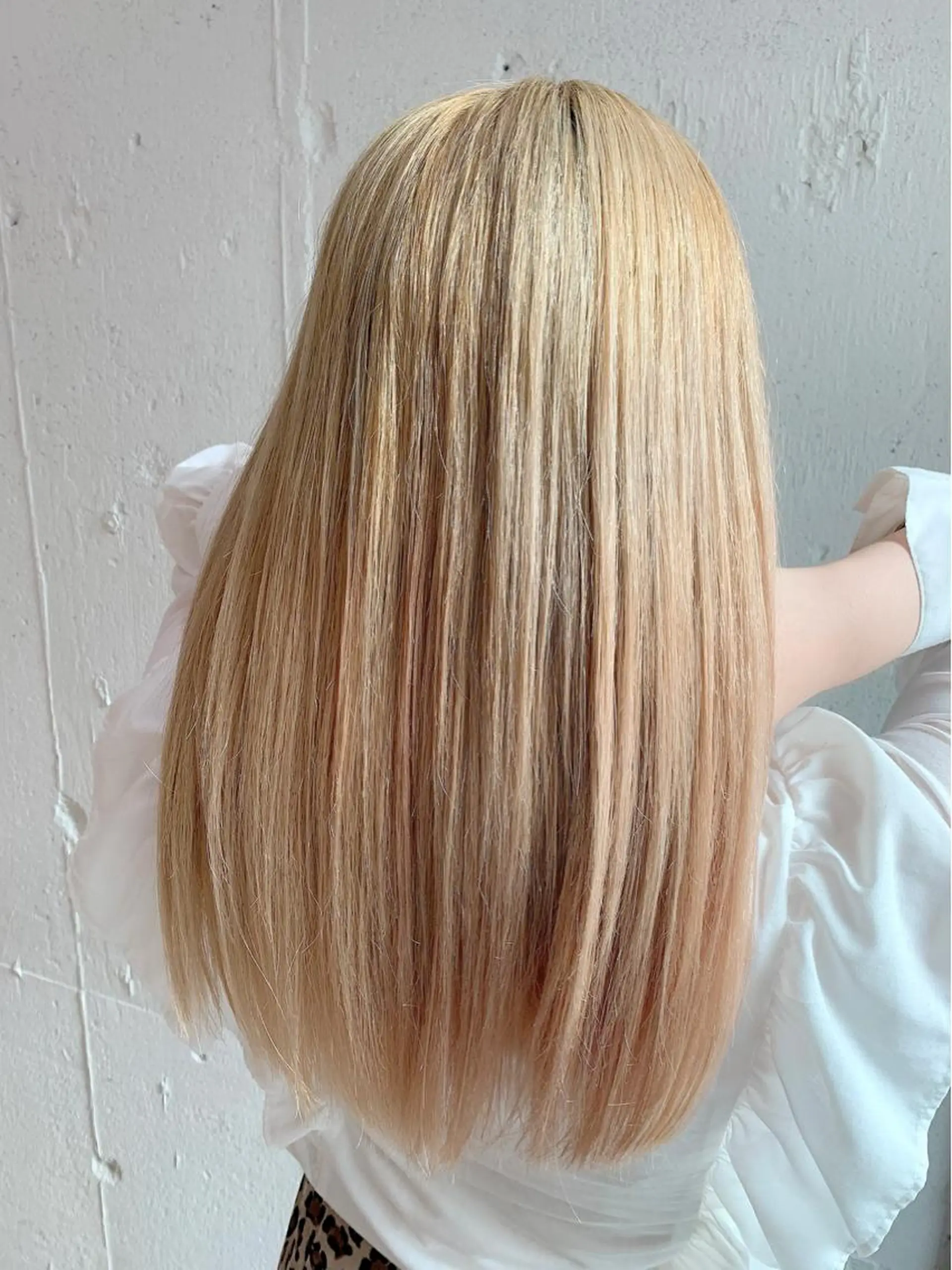 ショート カラー ベージュカラー ブリーチ ミルクティーベージュ ヘアカラー トリートメント 💛丁寧さNo.🥇 🧸片山智裕💛のヘアスタイル