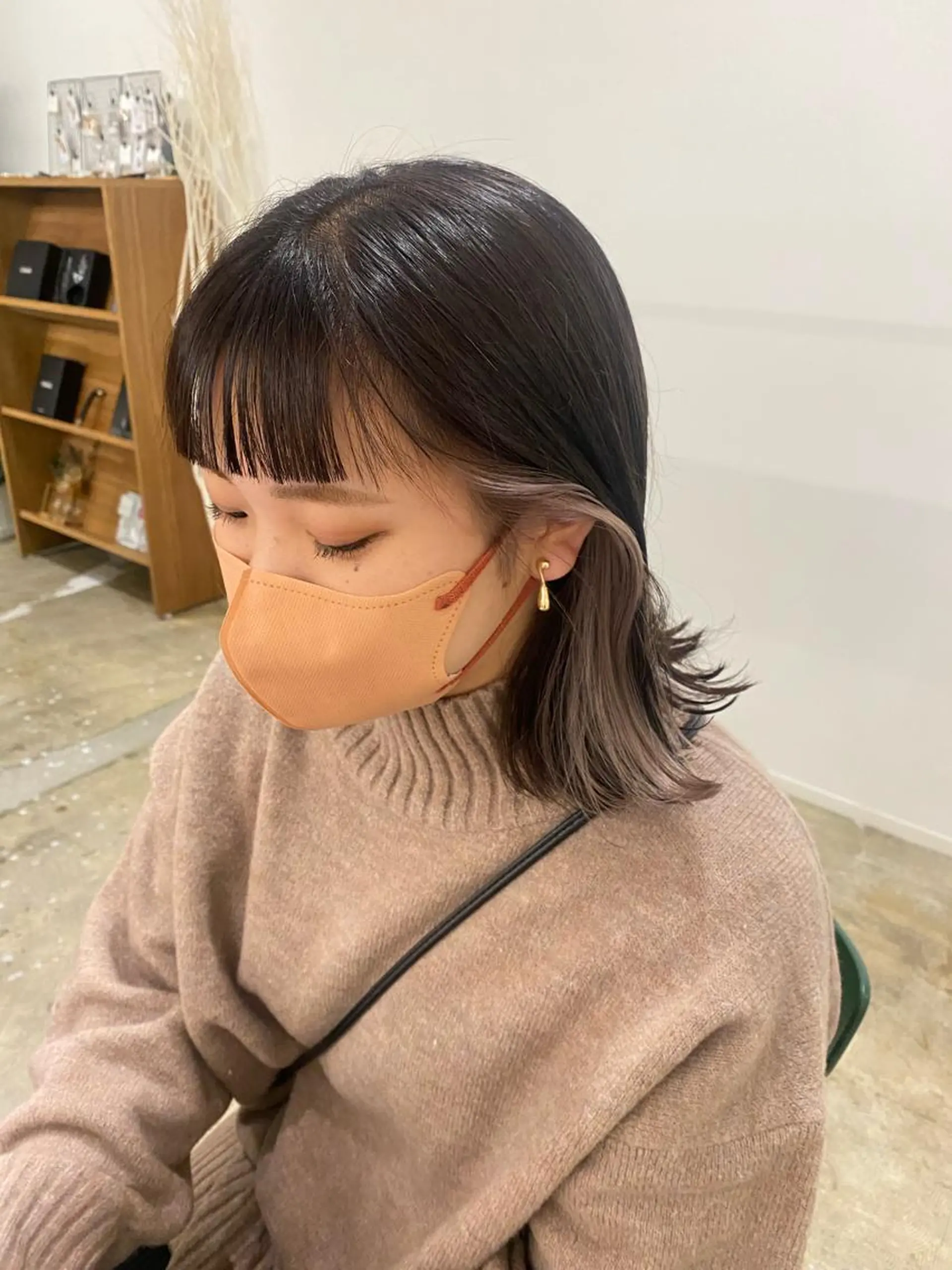 ミディアム カラー 藤野 凪沙のヘアスタイル