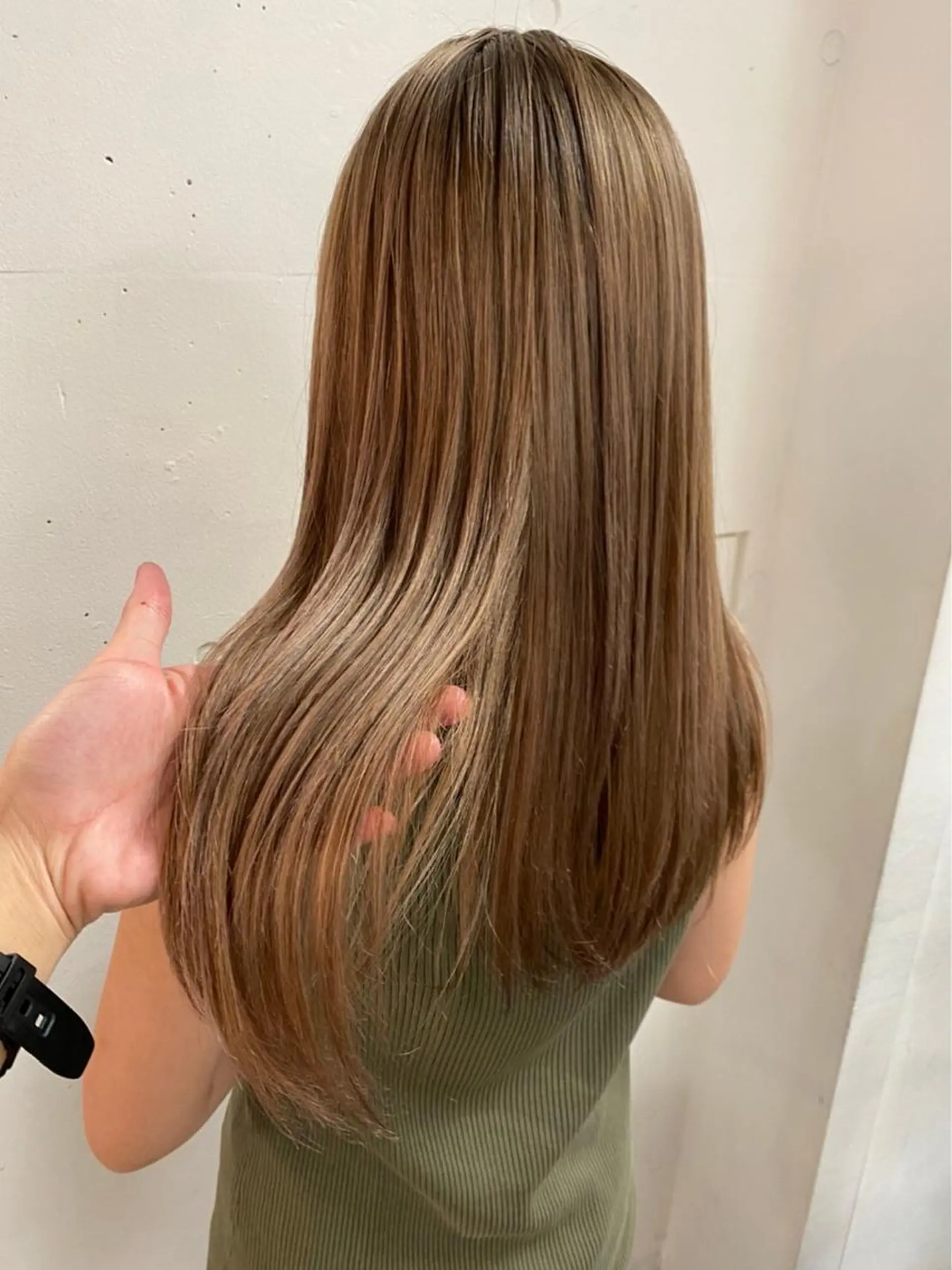 ミディアム カラー ハイトーン/ ボブ 中村麟のヘアスタイル