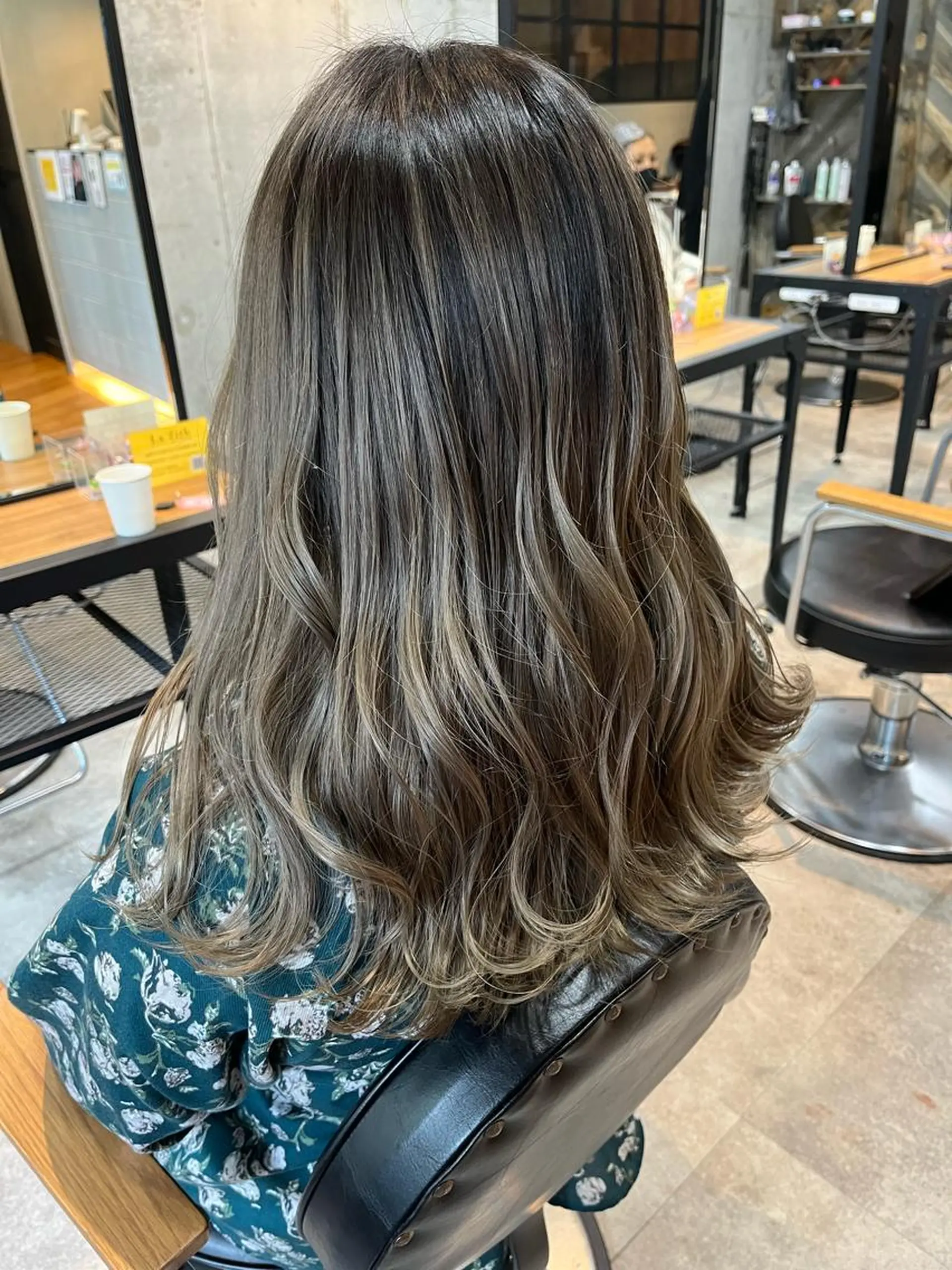 ロング カット ヘアカラー トリートメント 山本 みきのヘアスタイル