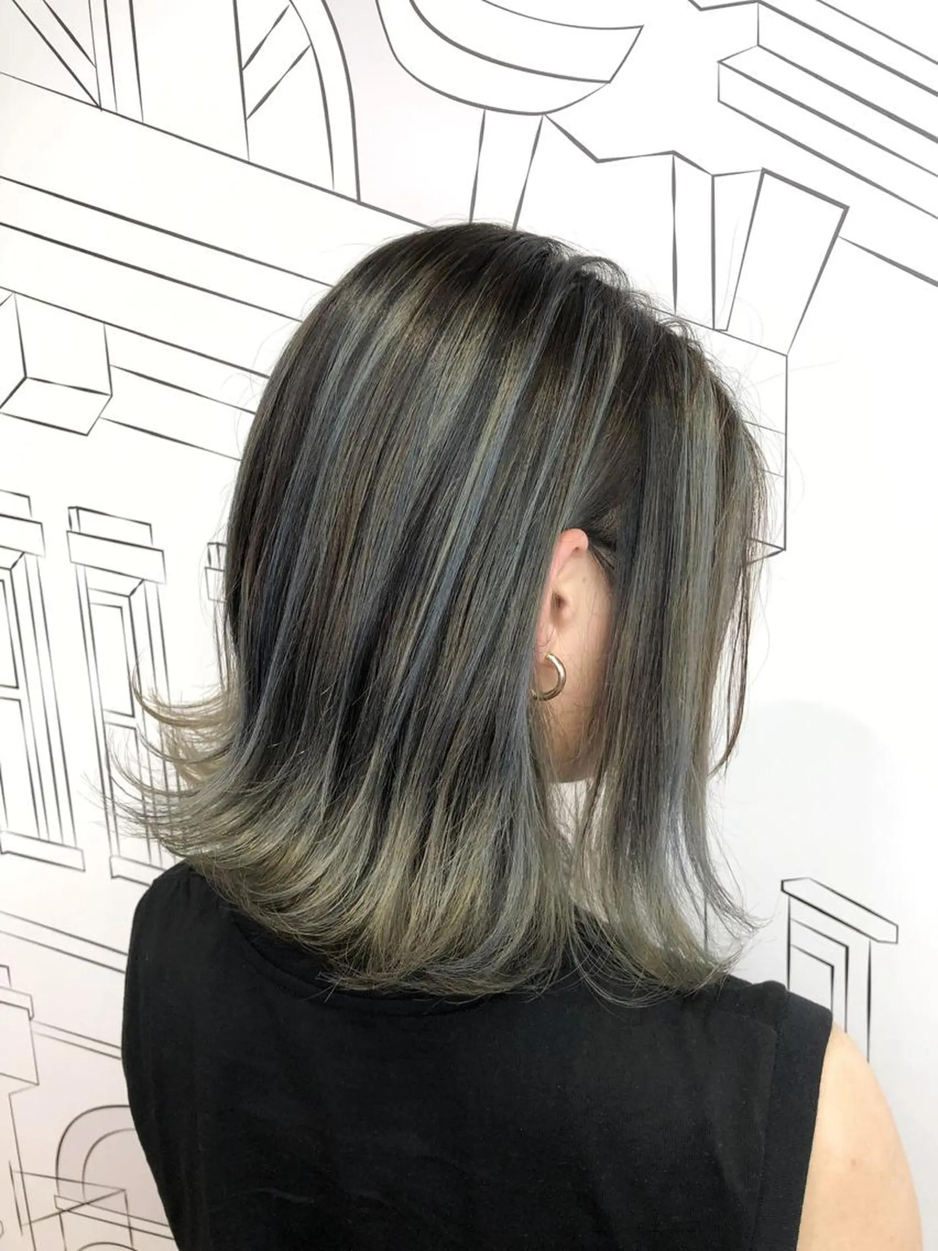 ミディアム カラー バレイヤージュ ブルーカラー ブルージュ レイヤーカット レイヤー⭐️カラー ⭐️平川雅史のヘアスタイル