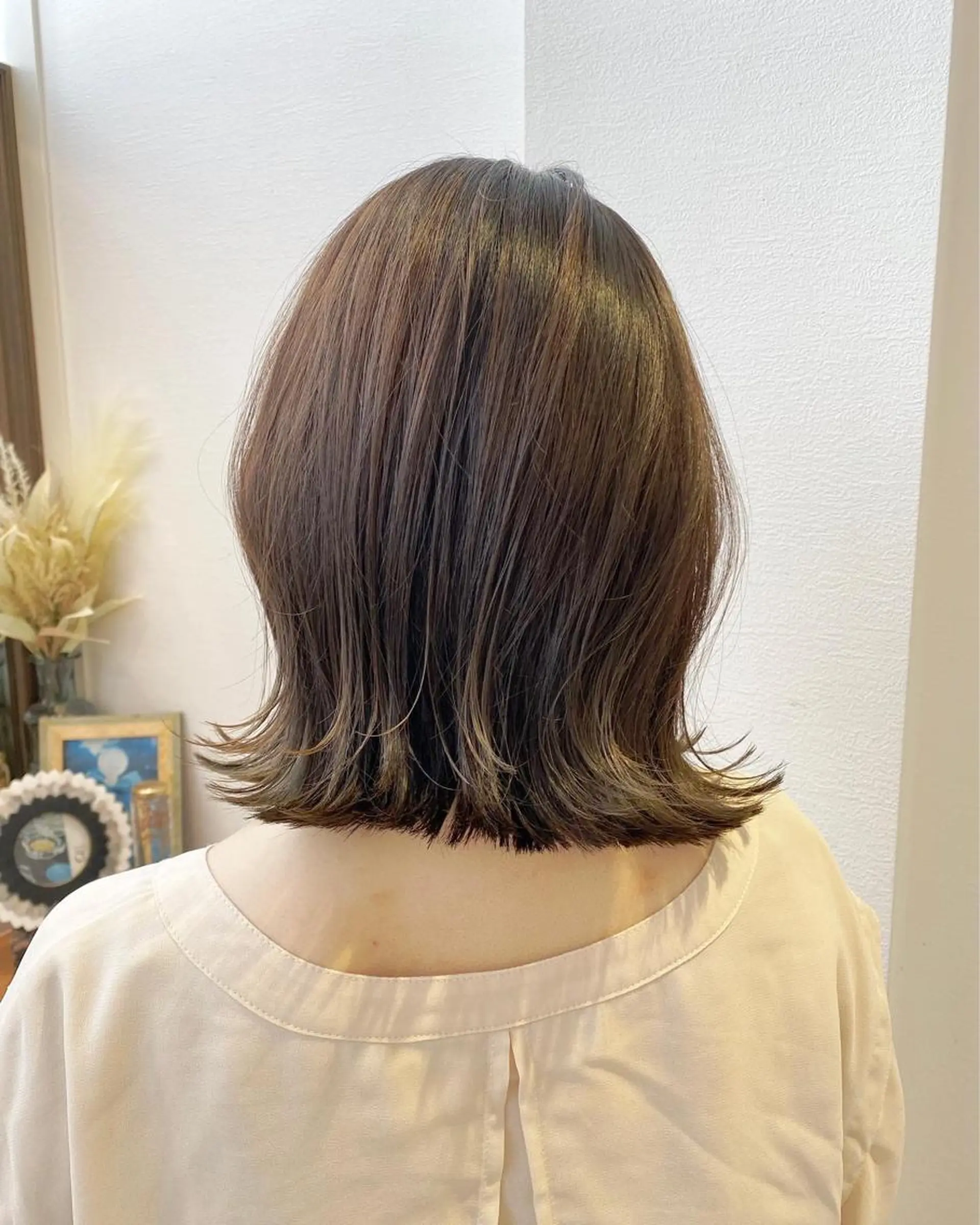ミディアム カラー カット ヘアカラー トリートメント レイヤーカット /透明感カラー西田のヘアスタイル